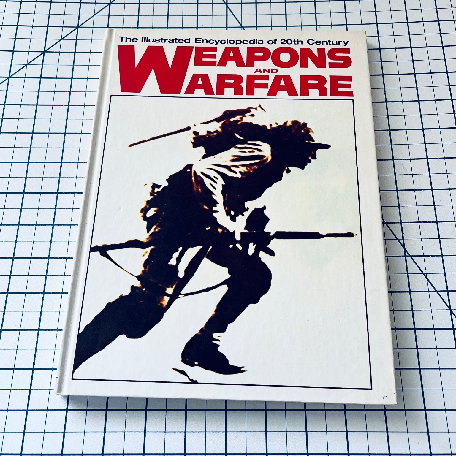 20th Century Weapons and Warfare Fitzsimons 1st Edition 1977 WWI WWII Military