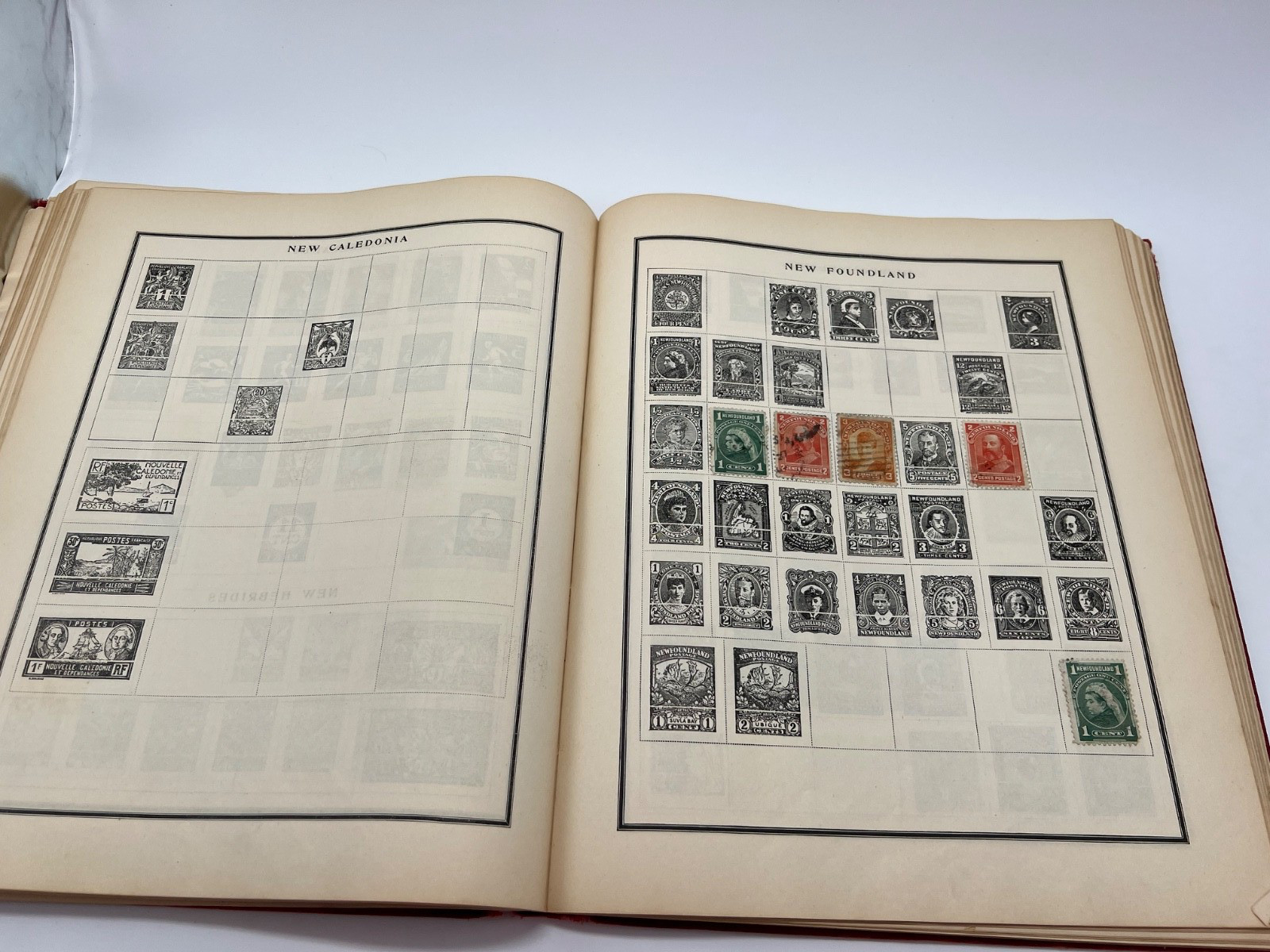 Modern Postage Stamp Album Illustrated Book 1930 Scott Stamp & Coin With Stamps