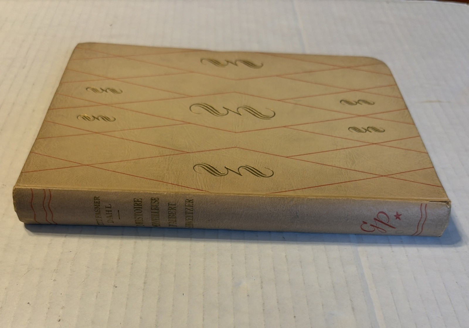 Lot of (2) Vintage French Books Au Marche and L’Histoire Merveilleuse