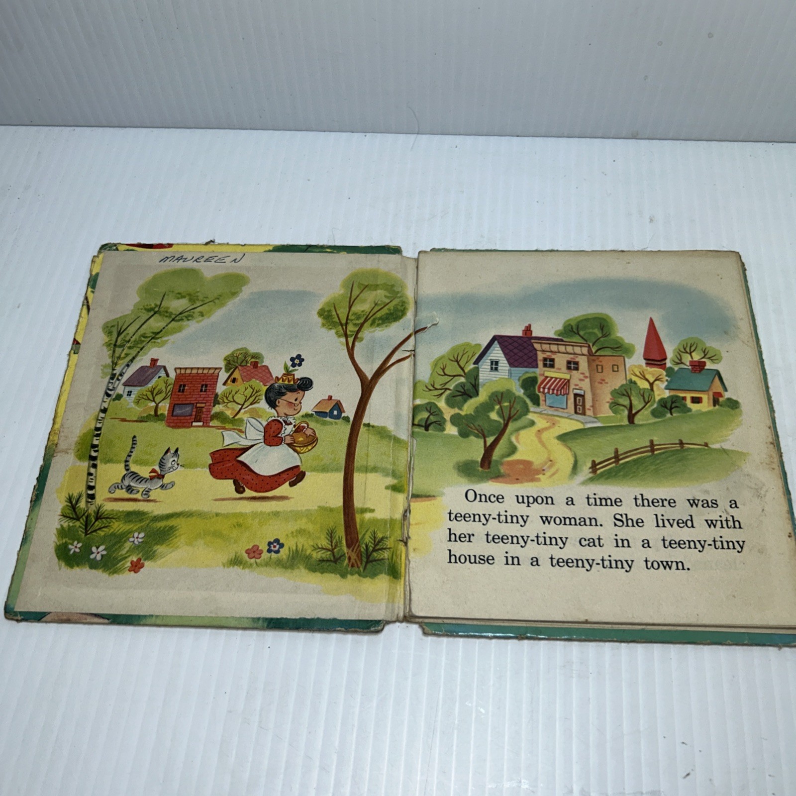 Vintage Tell-A-Tale Book, Whitman Publishing A Teeny-Tiny Tale 1955 See Pics!