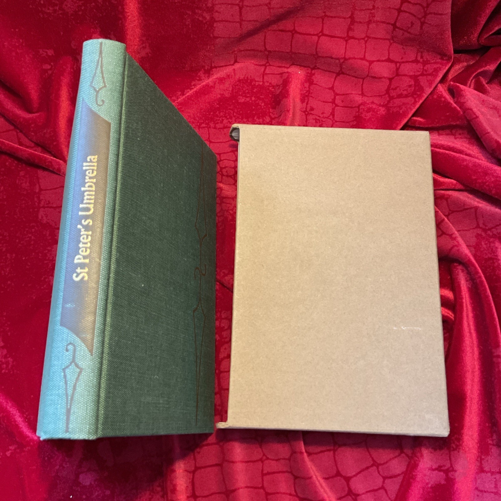 St Peter’s Umbrella – Kálmán Mikszáth 1966 Folio Society Illustrated Slip Case