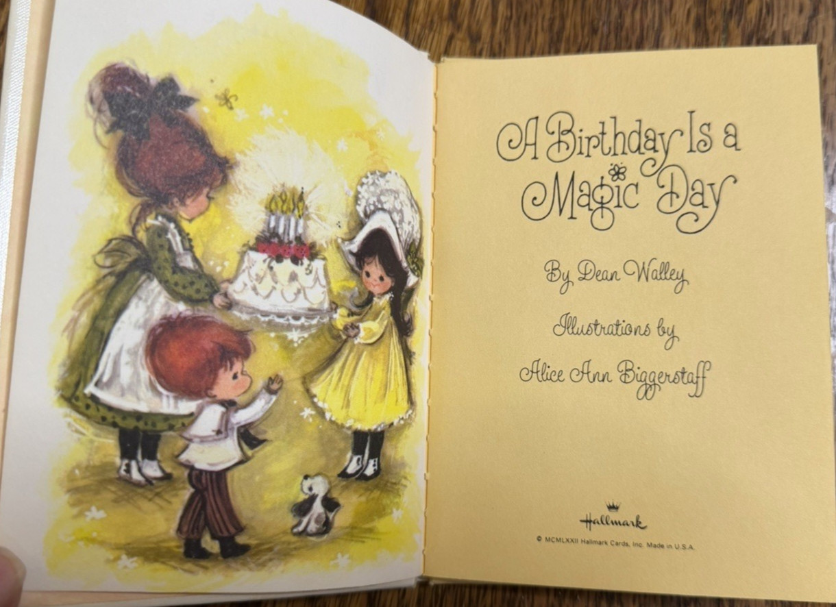 HALLMARK Little Book 1972 A BIRTHDAY IS A HAPPY DAY – WALLEY – BIGGERSTAFF Vtg
