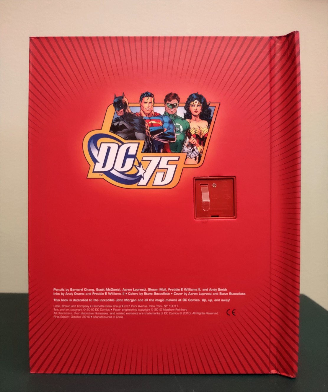 DC Super Heroes SuperHeroes Heros Ultimate Pop-Up Book 1st Edition/Print 2010 HB