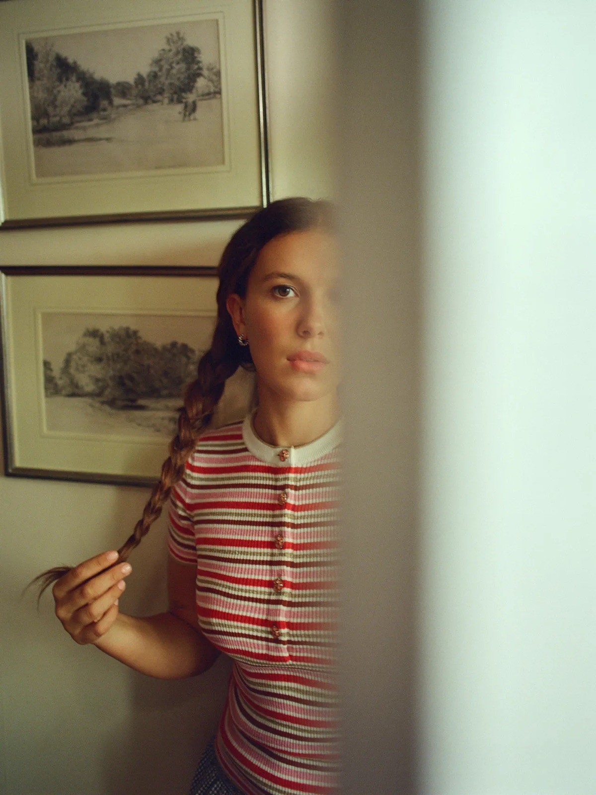 VOGUE UK-BRITISH MAGAZINE-DECEMBER 2025-MILLIE BOBBY BROWN-Brand New