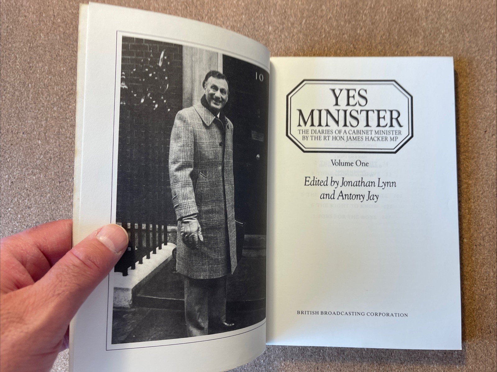 4X Yes Minister/Yes Prime Minister G to VG 2 HB 2 PB 1981-88 Lynn & Jay