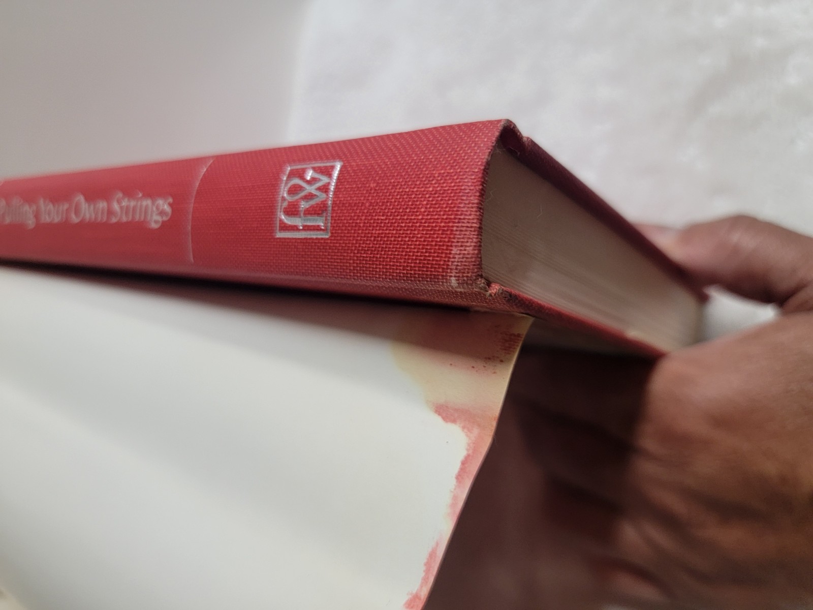 1978 Pulling Your Own Strings by Wayne Dyer 1st Edition, Hardcover Very GOOD