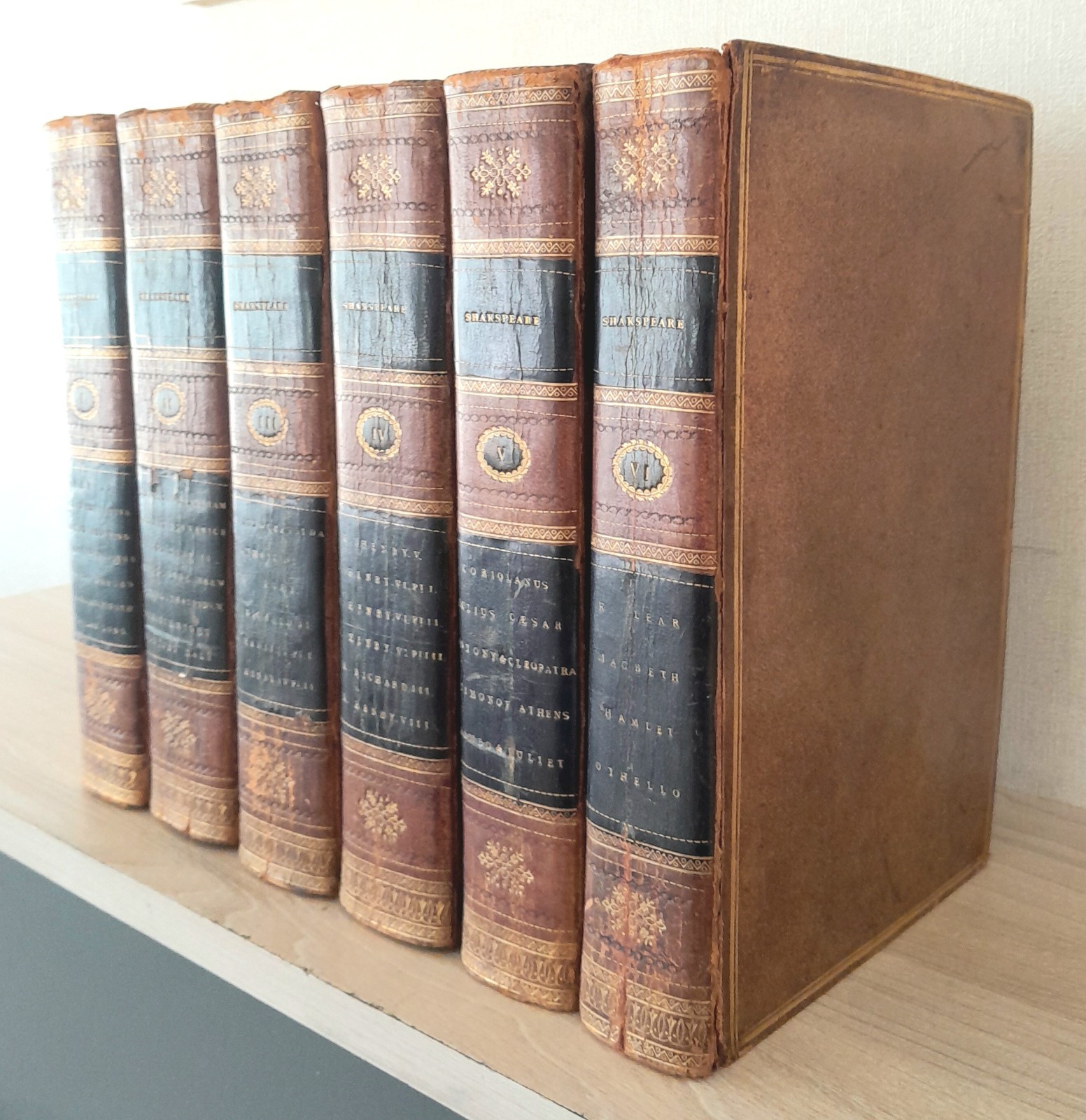 1700s THE WORKS OF WILLIAM SHAKESPEARE, FINE BINDINGS, GOOD CONDITION