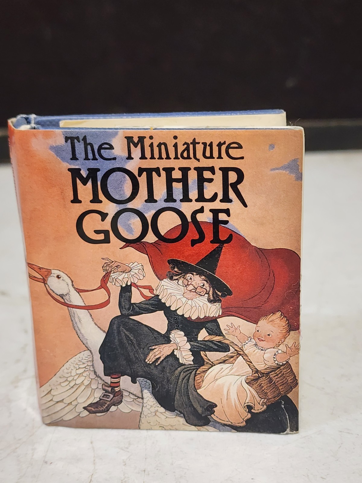 1992 A Miniature Mother Goose – A Running Press Miniature Edition Hardback