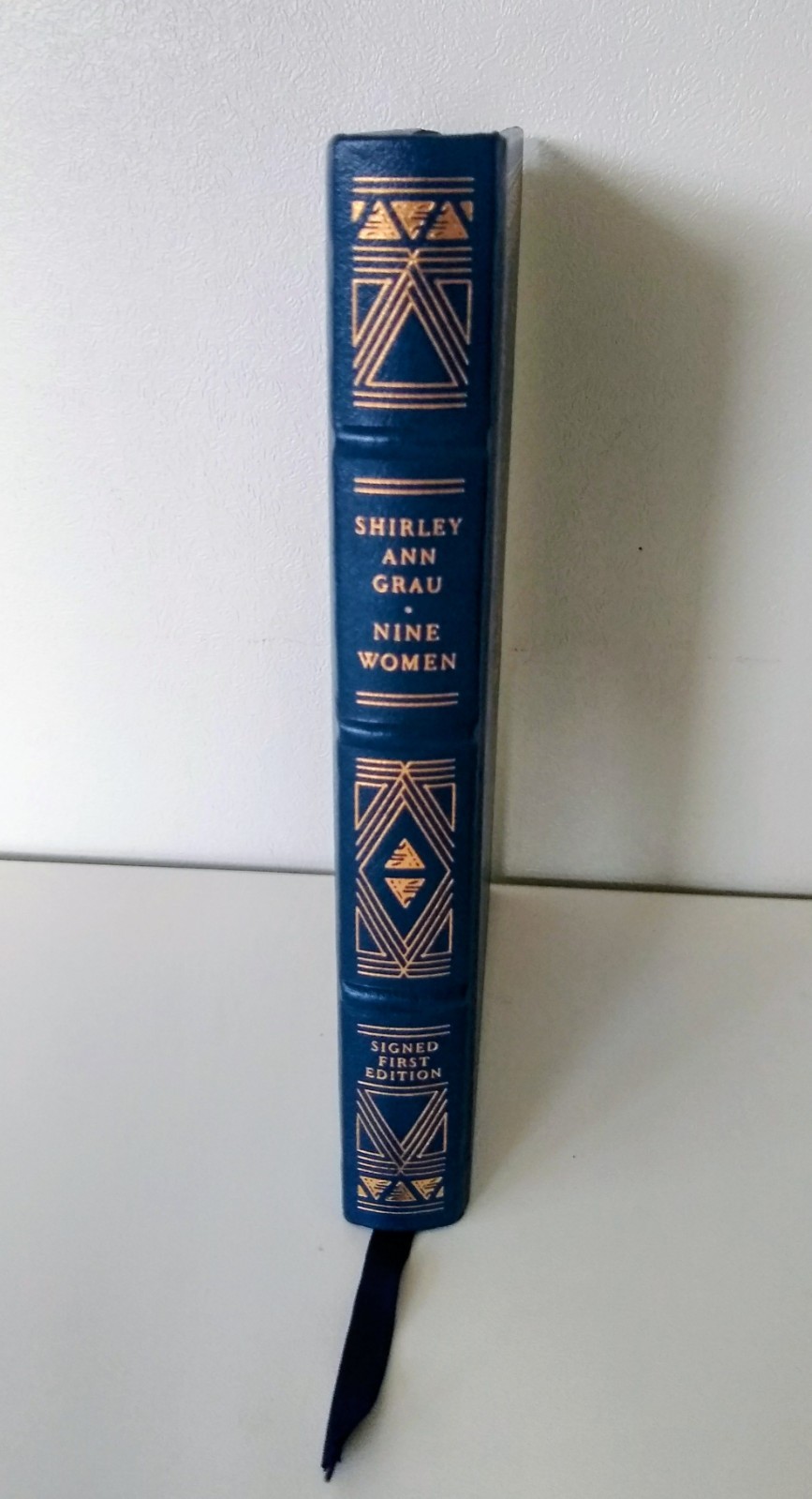 NINE WOMEN SHIRLEY ANN GRAU FRANKLIN LIBRARY SIGNED FIRST EDITION FREE SHIPPING