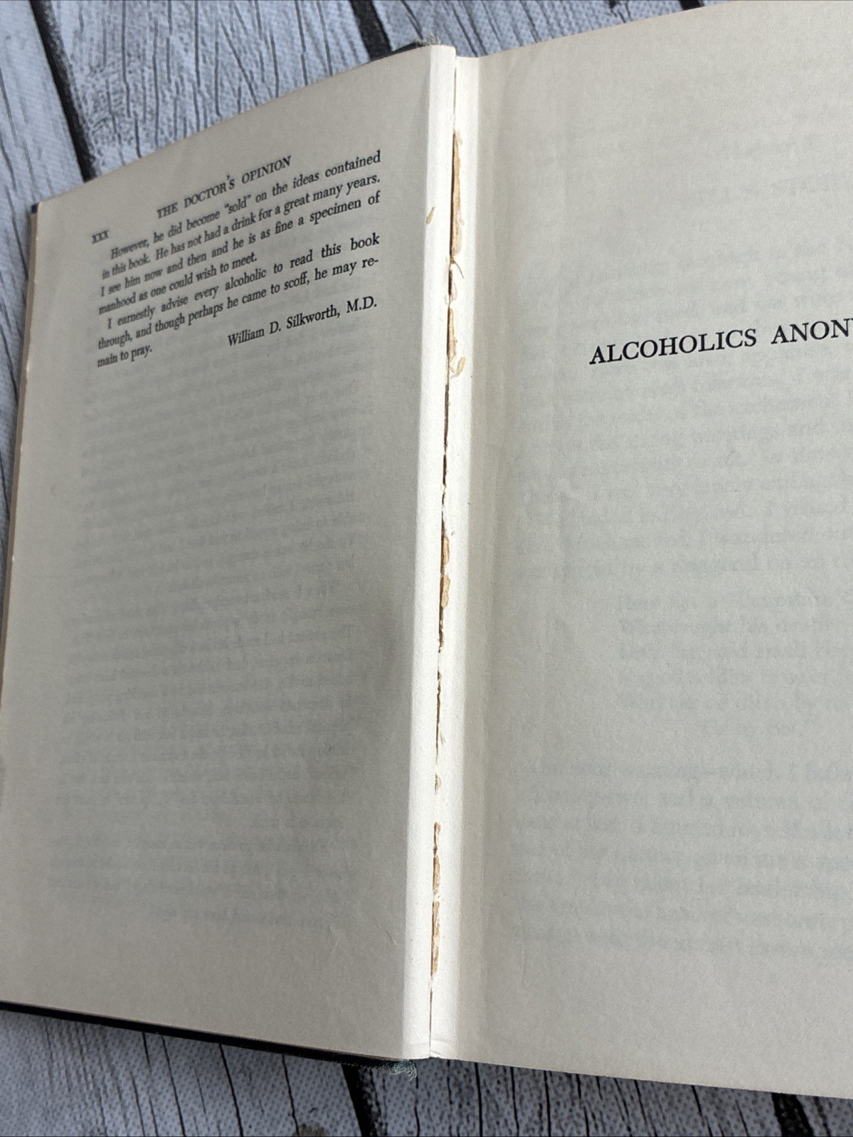 1966 Alcoholics Anonymous 2nd Edition, 8th Printing, “ BIG BOOK” Hardcover No DJ