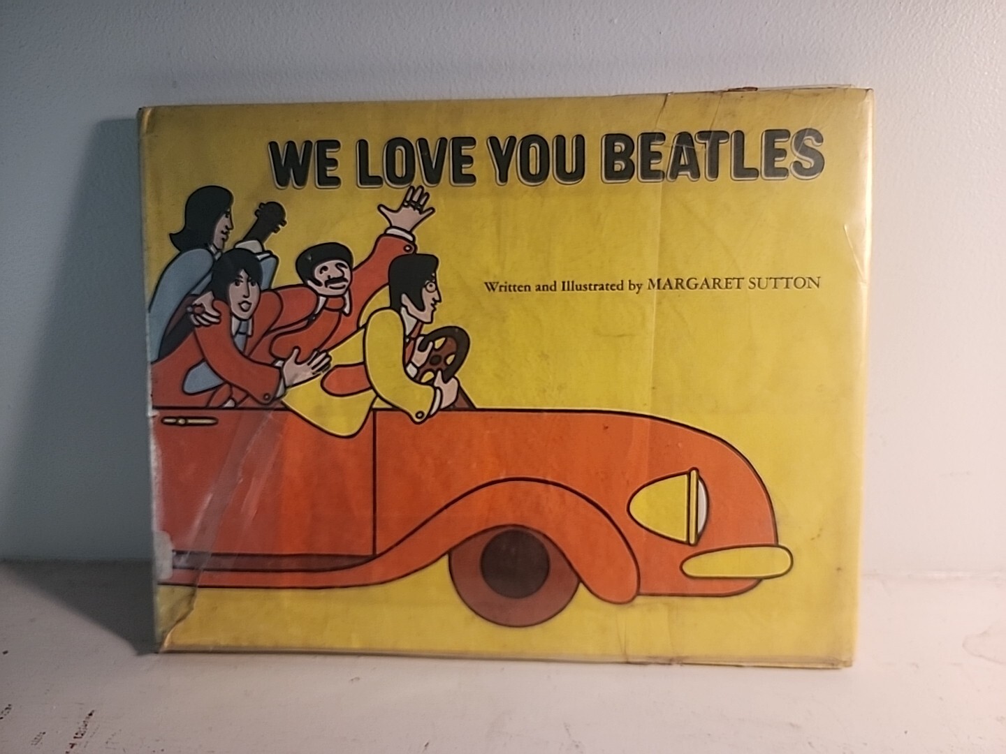 VINTAGE 1st ED “WE LOVE THE BEATLES ” w/ JACKET BOOK – MAR. SUTTON 197I