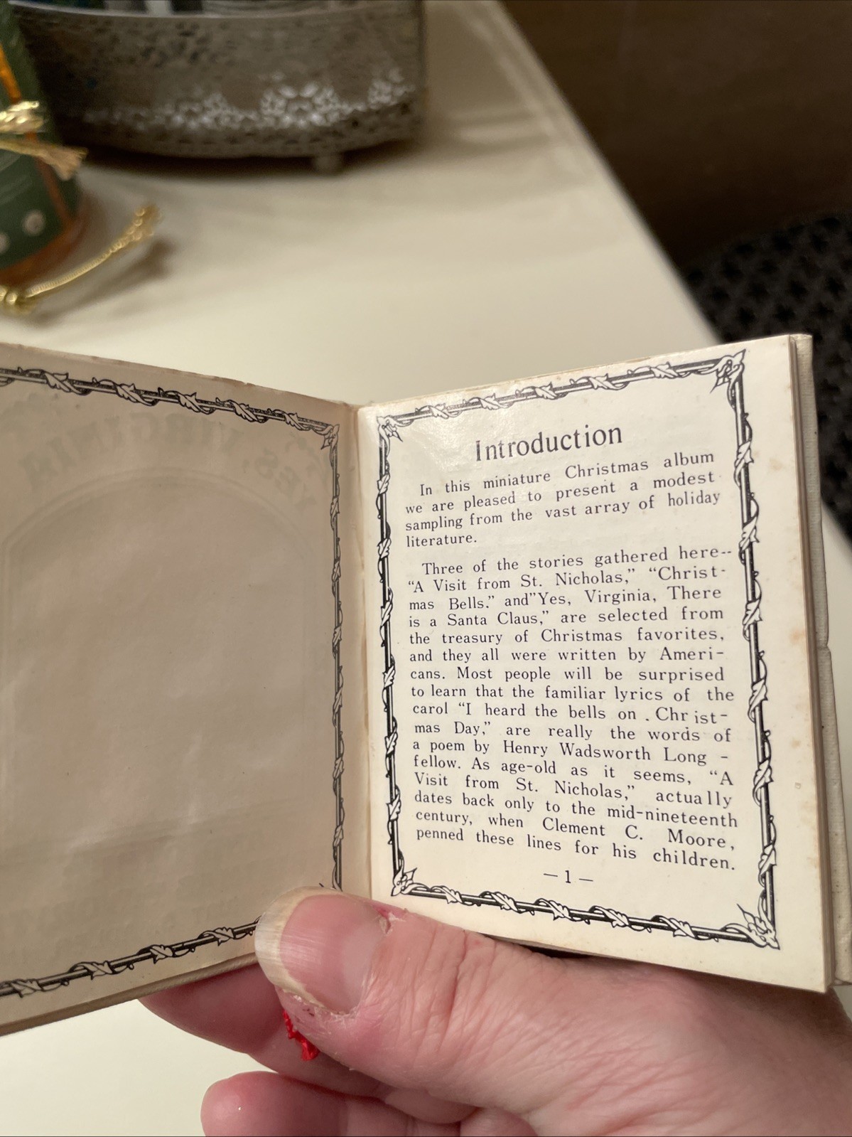 YES, VIRGINIA, AND OTHER CHRISTMAS FAVORITES (MINIATURE BOOK) 1982