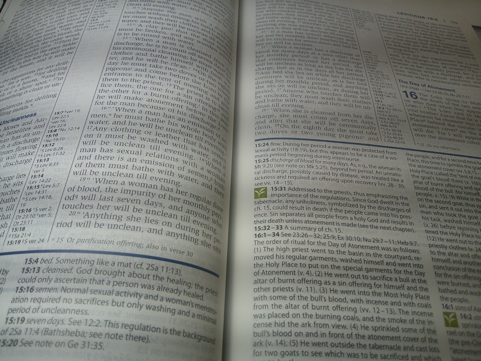 NIV STUDY BIBLE BLACK BONDED LEATHER 2011 RED LETTER ZONDERVAN NEAR EXCELLENT