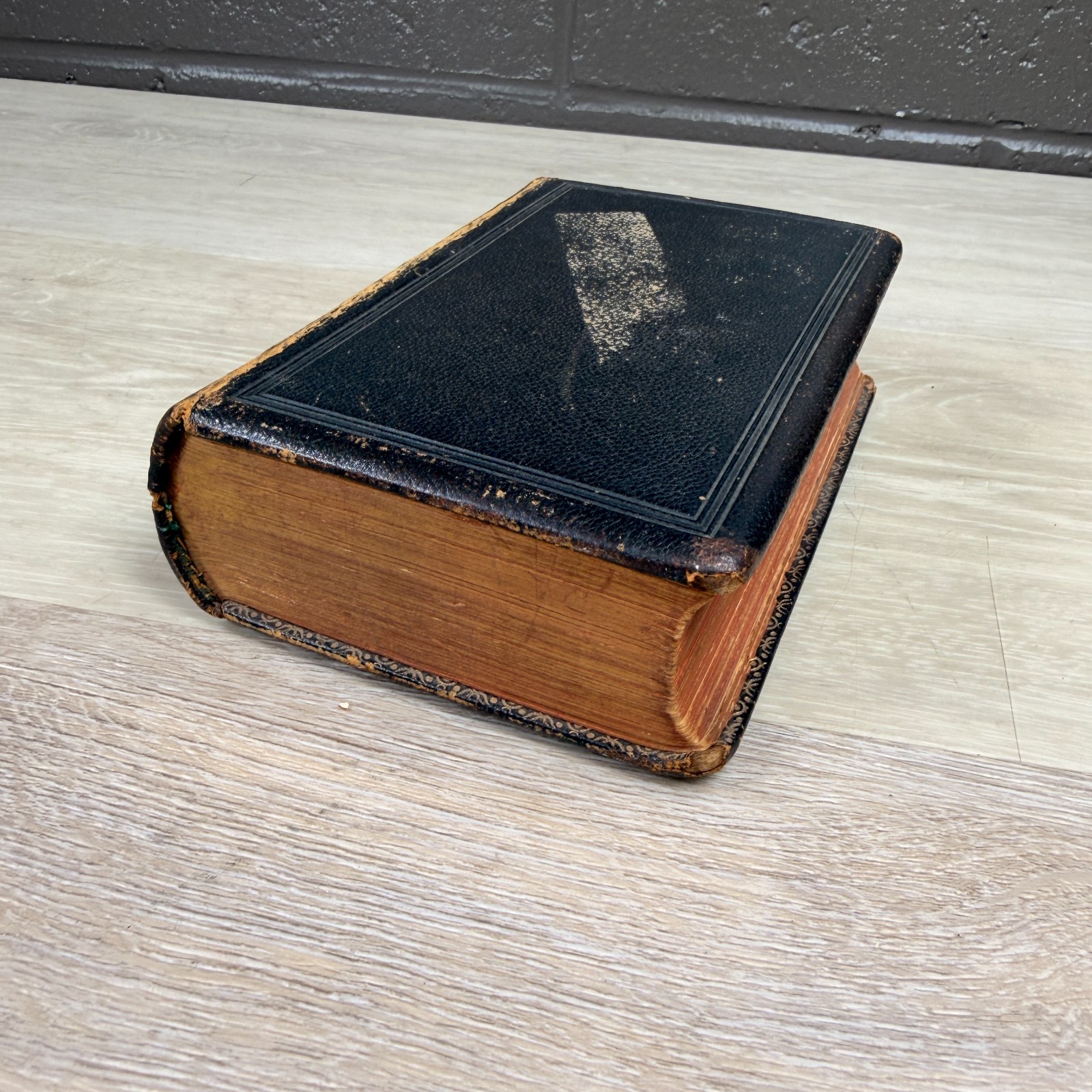 1875-1885 Oxford KJV Holy Bible Nonpareil 16mo Leather – Thomas Nelson & Sons NY