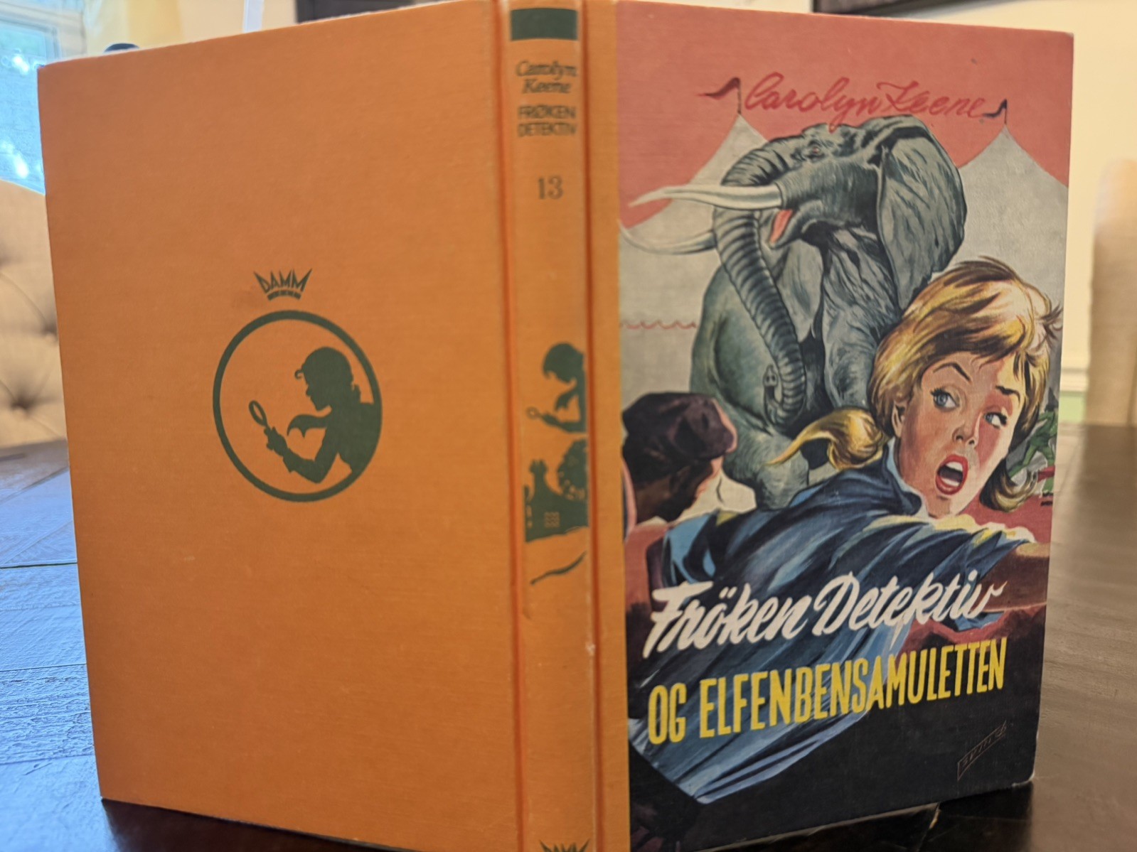 Nancy Drew Mystery The Mystery of the Ivory Charm – Norwegian Edition Hardcover
