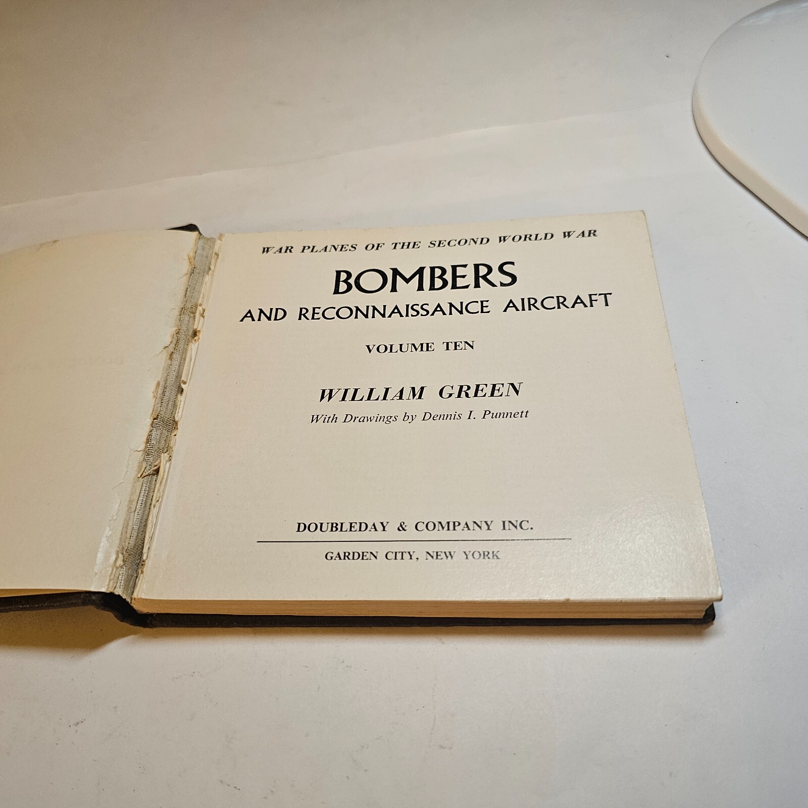 1968 BOMBERS & RECONNAISSANCE AIRCRAFT WAR PLANES SECOND WORLD WAR BOOK WWII WW2