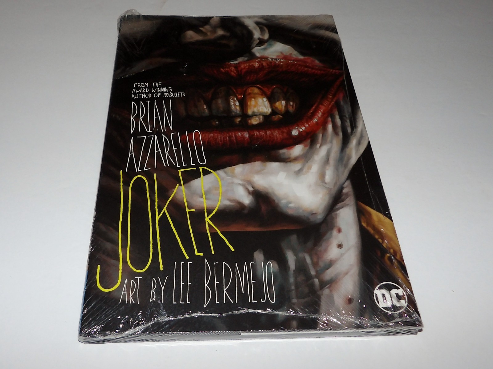 NEW AND SEALED HARDCOVER BOOK – BRIAN AZZARELLO “JOKER” ART BY LEE BERMEJO