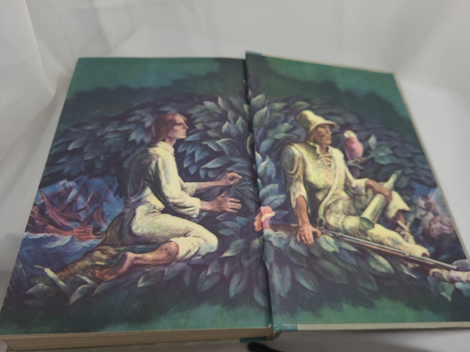 Robinson Crusoe Daniel Defoe Hardcover in Slip Case 1946
