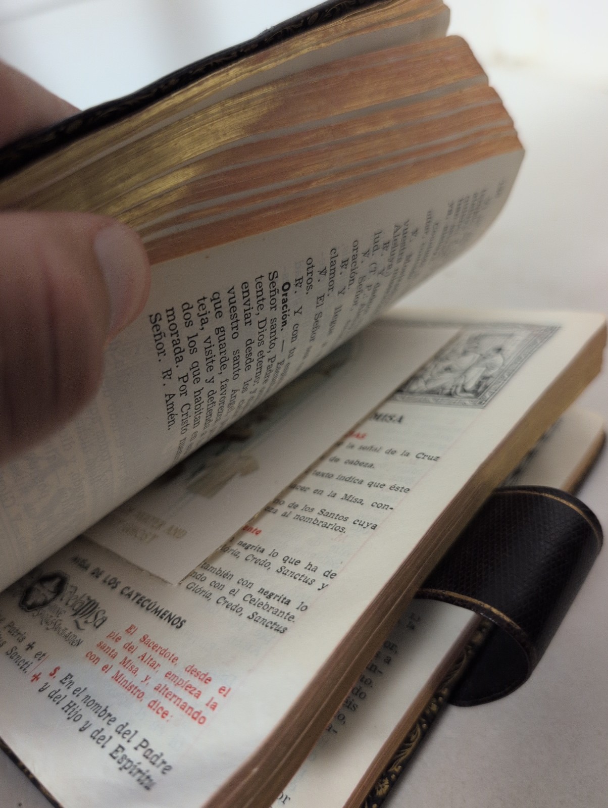 1958 Misal Diario Daily Missal In Spanish With Many Holy Cards Etc