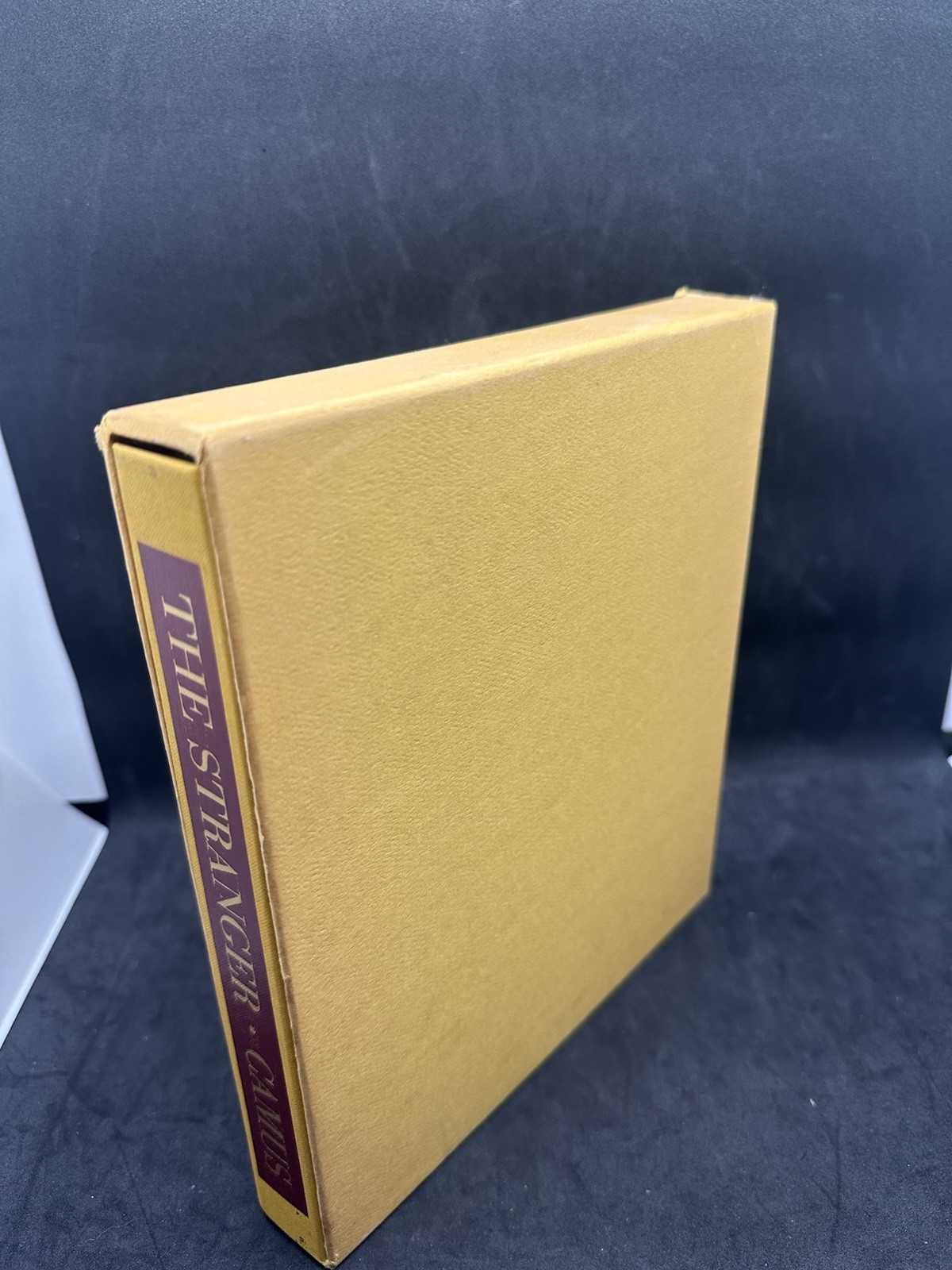 The Stranger Albert Camus 1971 – The Heritage Press – Illustrated – SC