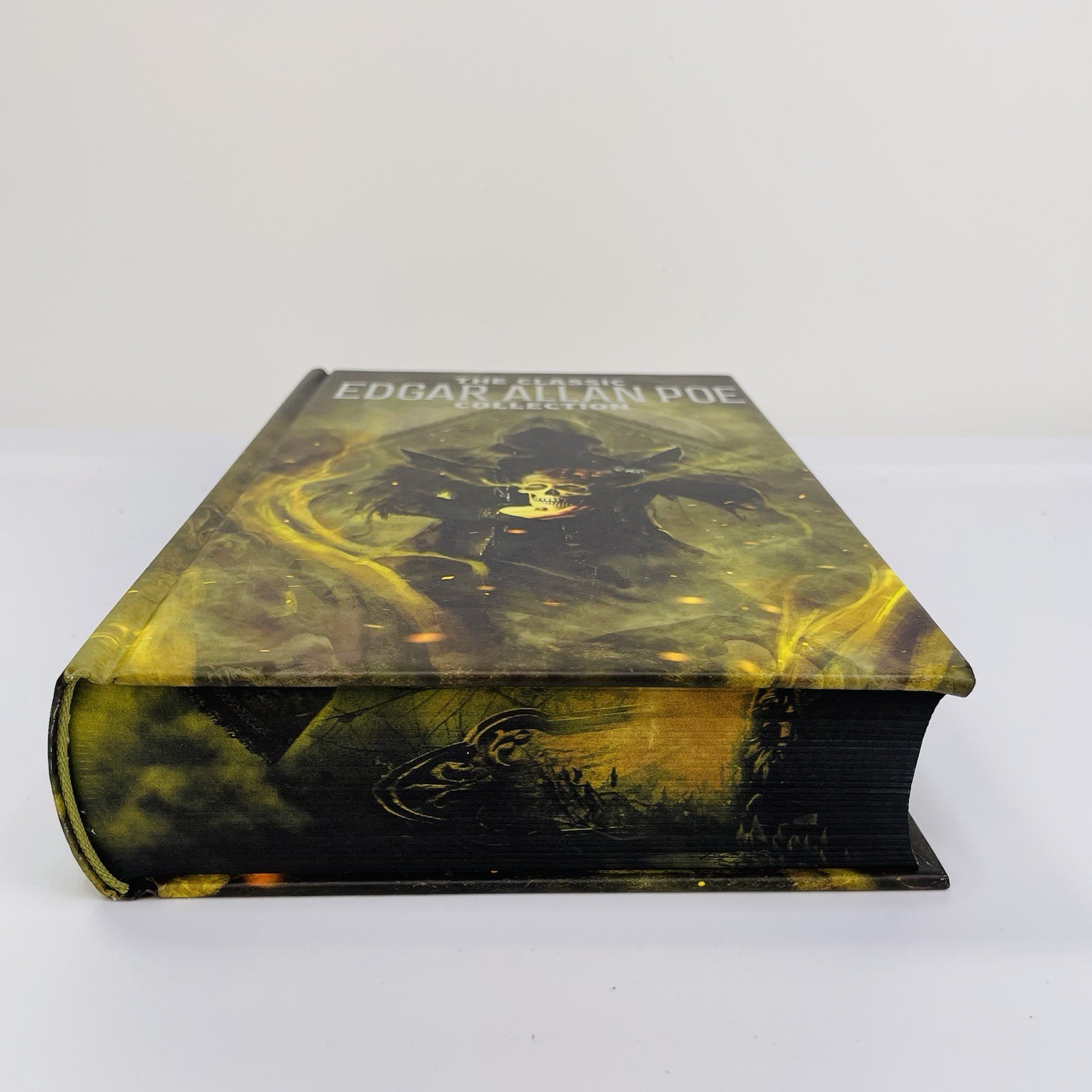 Classic Edgar Allan Poe Collection Poetry Tales Arcturus HC Sprayed Edges New
