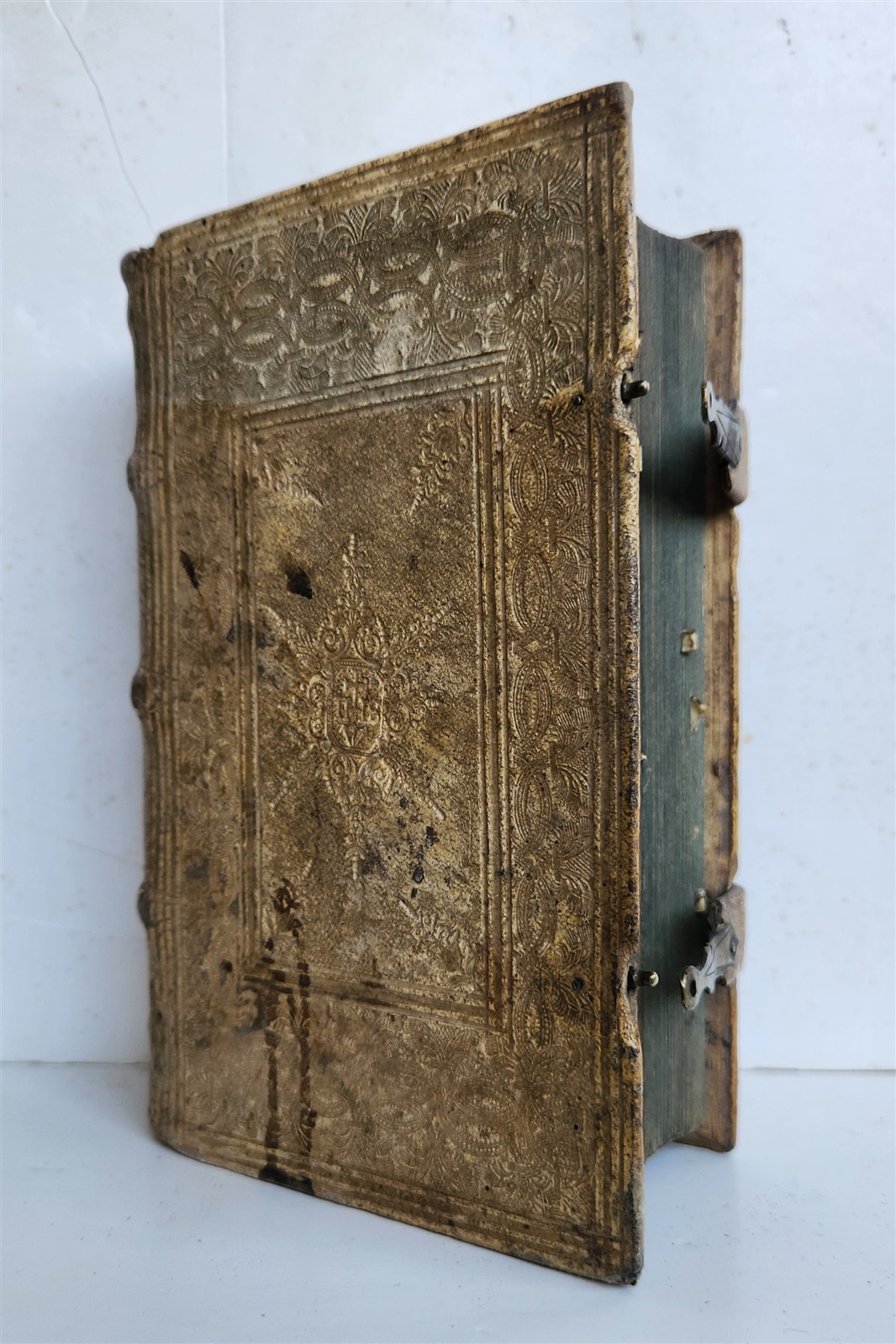 1664 COUNCIL OF TRENT antique decorative PIGSKIN over WOOD BINDING w/ CLASPS