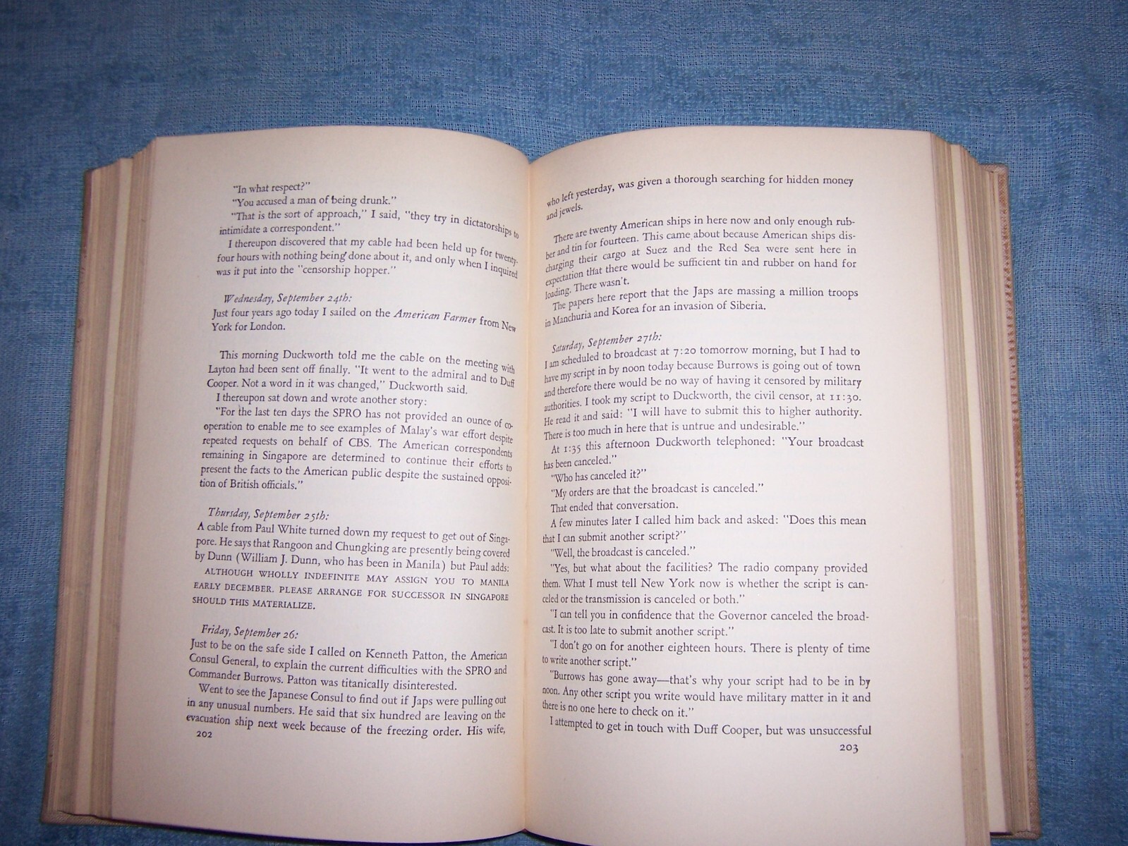 SUEZ TO SINGAPORE by Cecil Brown/1st Ed/HCDJ/Military/War/WWII 1939-45