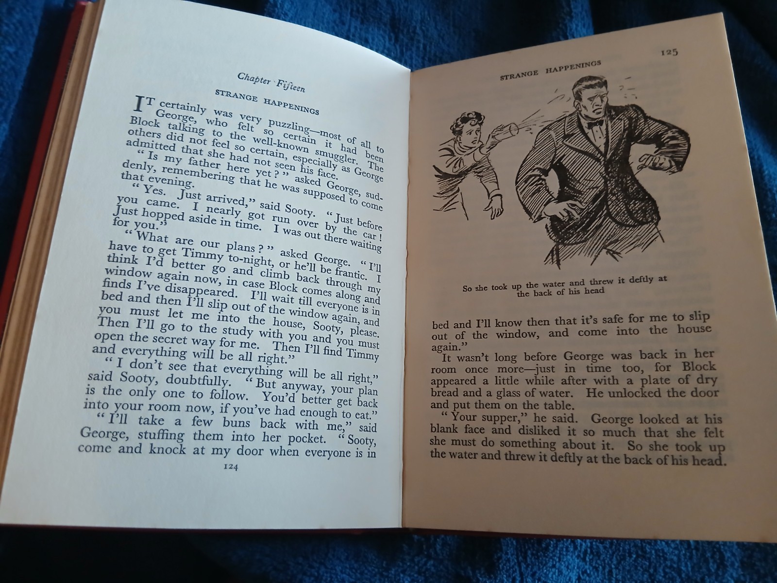 Five Go To Smugglers Top Enid Blyton 4th Impression 1950 (36)