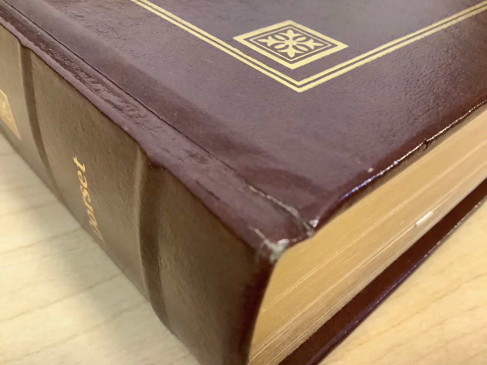 Charles Dickens – Four Novels Unabridged – leather , illustrated