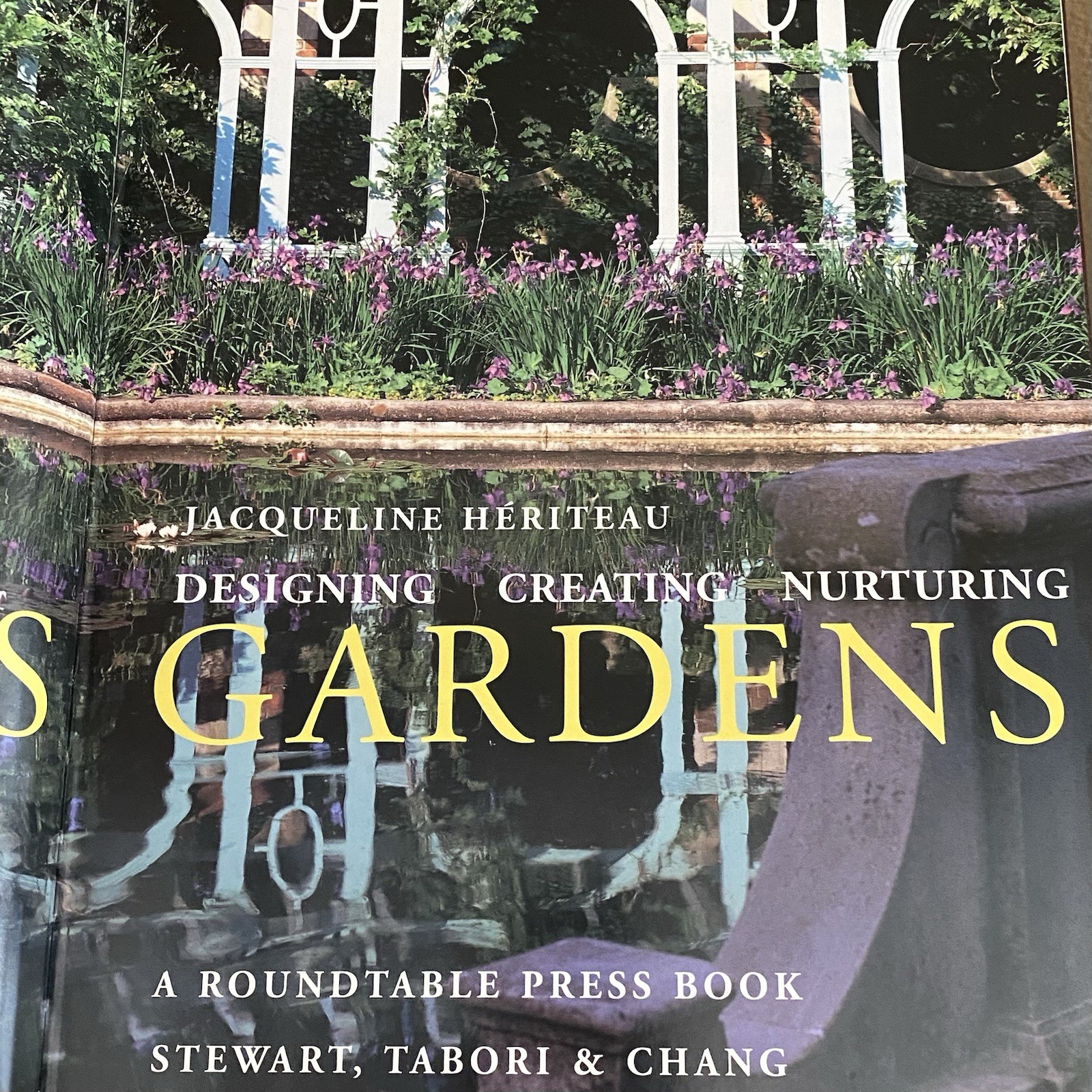 “Glorious Gardens” Roundtable Press Leather Bound HC Jaqueline Heriteau Book