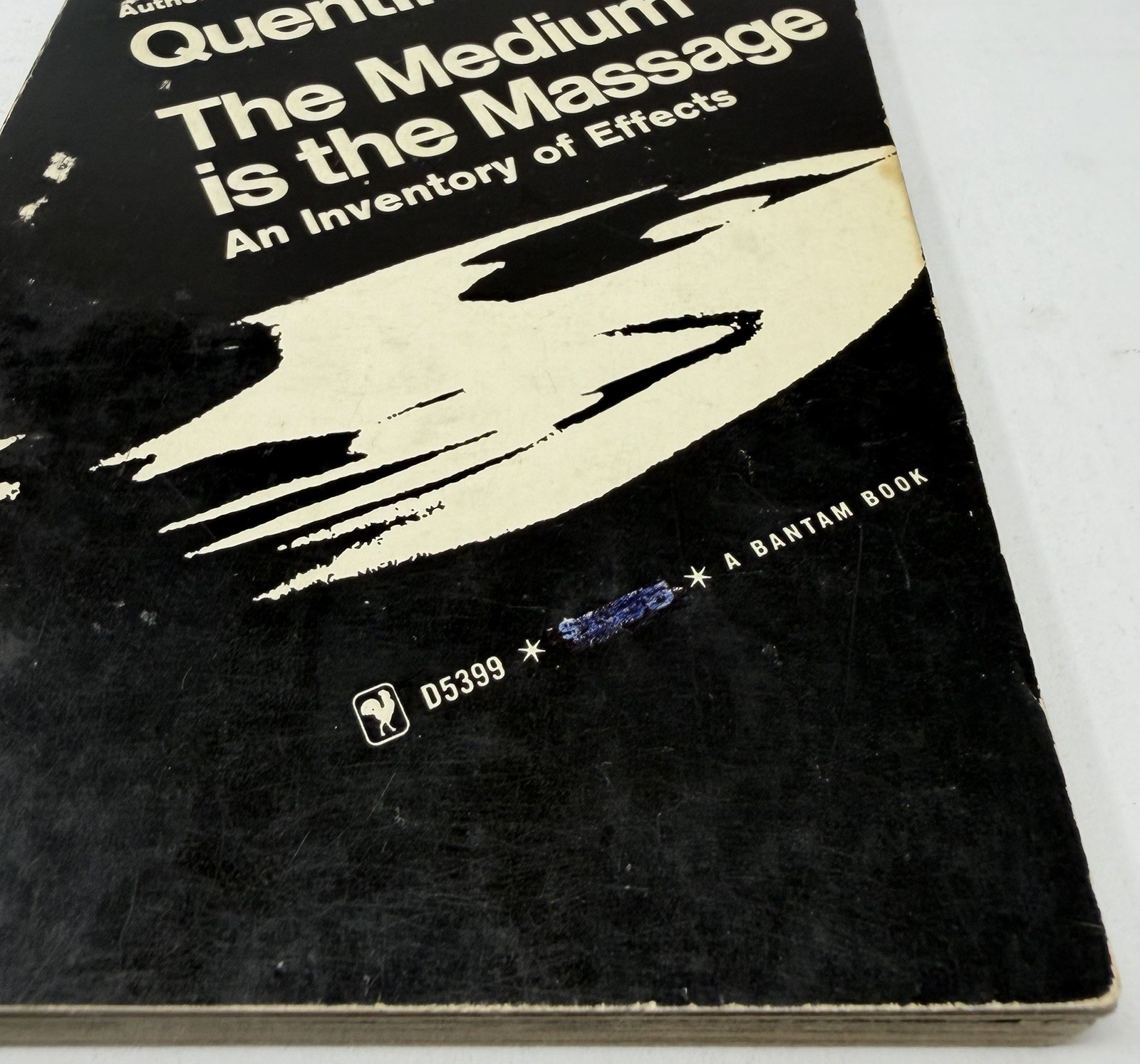The Medium is the Massage Marshall McLuhan 1967 First Paperback Ed. Vintage Book