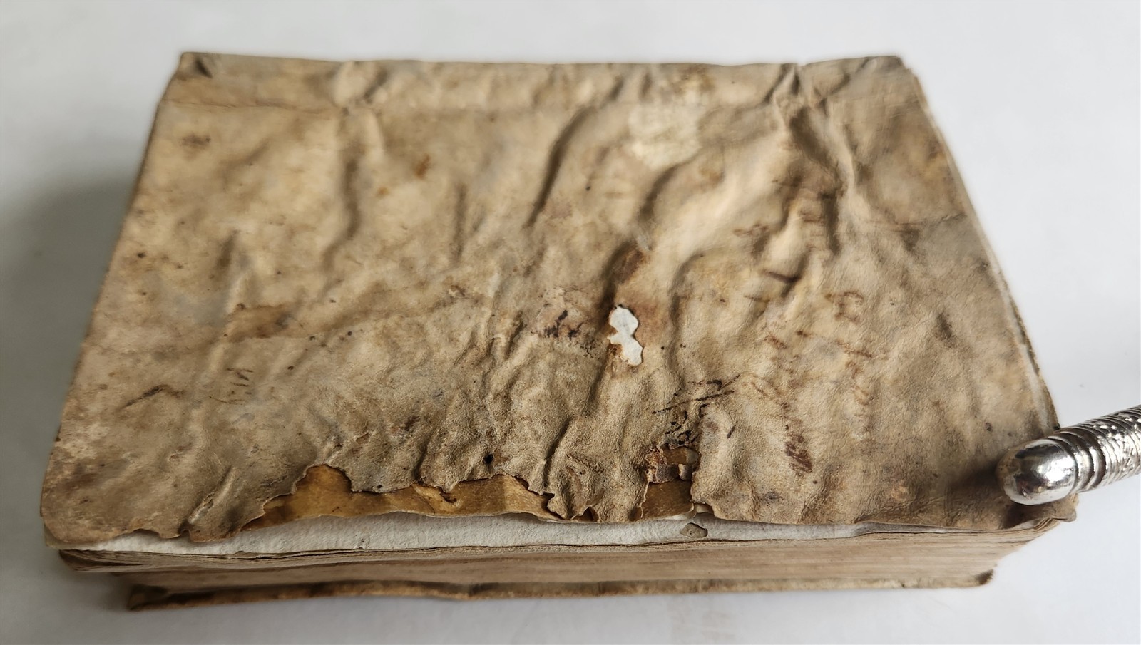 1559 AVISO DE FAVORITI ET DOTTRINA DE CORTIGIANI antique vellum binding 16th C
