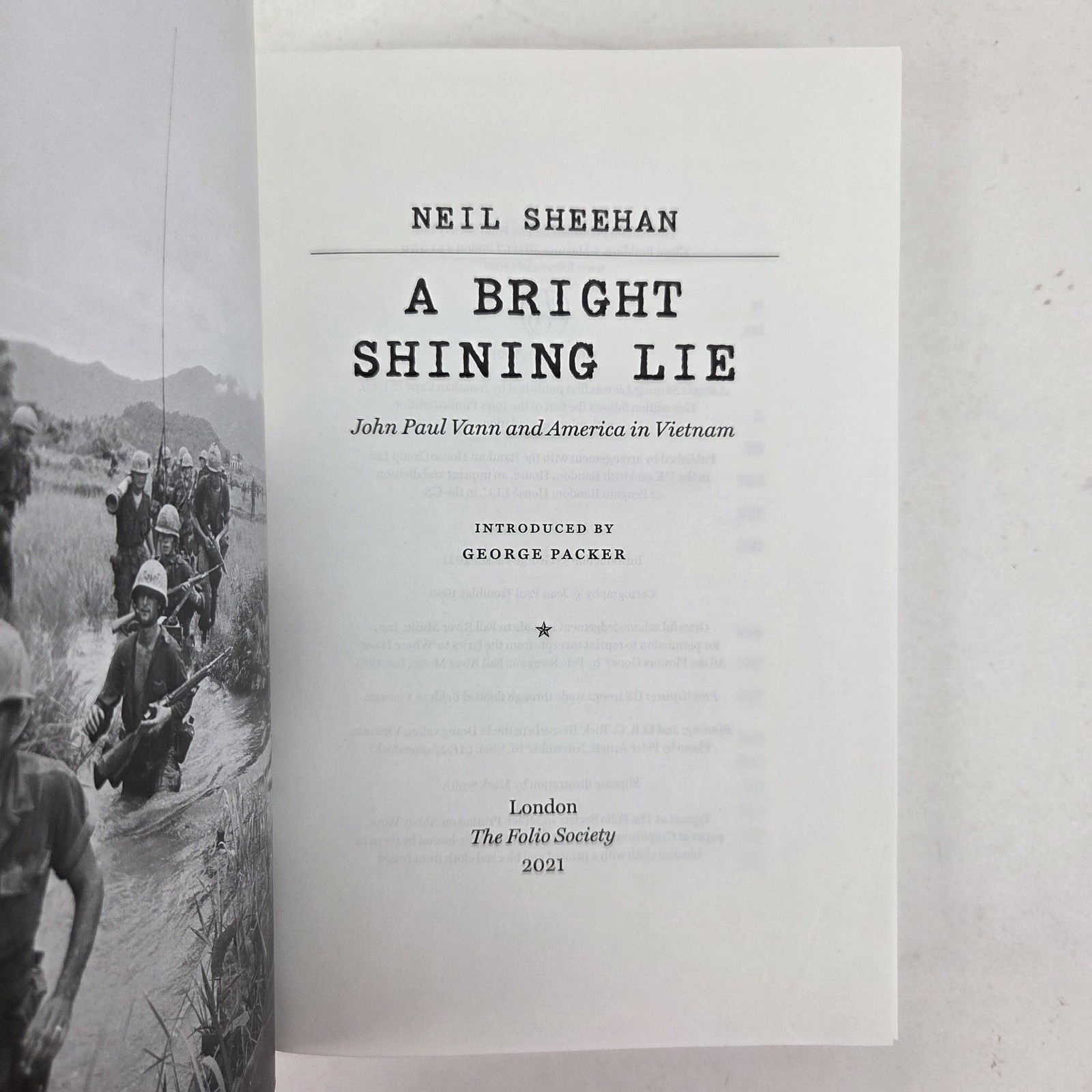 Neil Sheehan / A BRIGHT SHINING LIE 2 Vol Complete Folio Society 2021