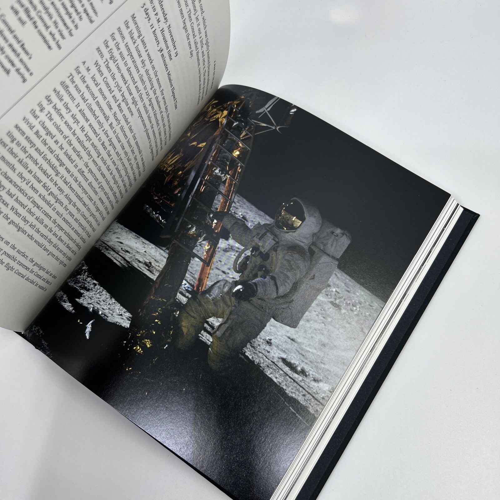FOLIO SOCIETY A Man on the Moon Andrew Chaikin 2V NASA Voyages Apollo Astronauts