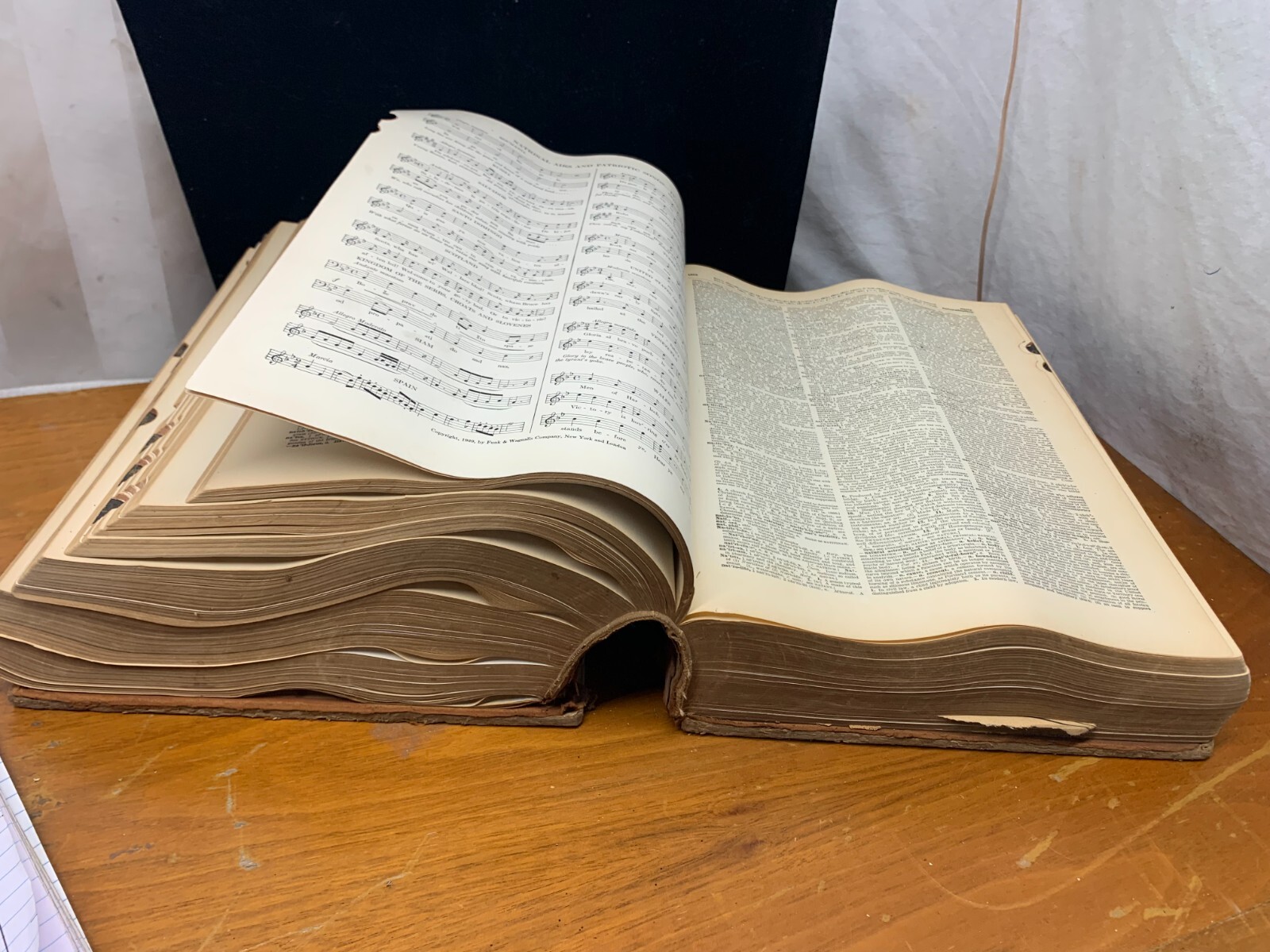 Antique 1933 Funk & Wagnalls New Standard Dictionary Of The English Language