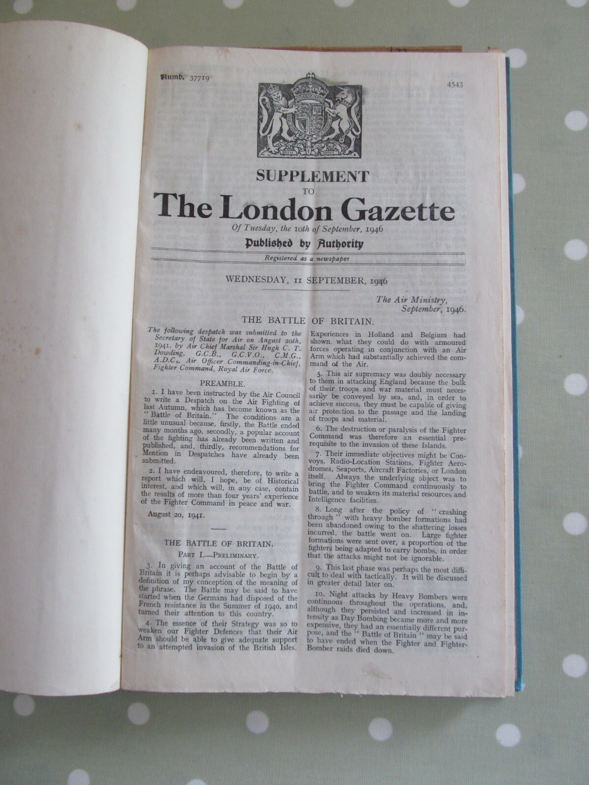 WWII ROYAL AIR FORCE COMMANDING IN CHIEF DESPATCHES 1939/45 BOUND HB WITH CHARTS
