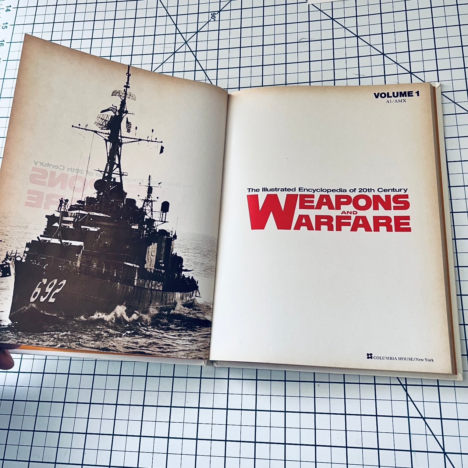 20th Century Weapons and Warfare Fitzsimons 1st Edition 1977 WWI WWII Military