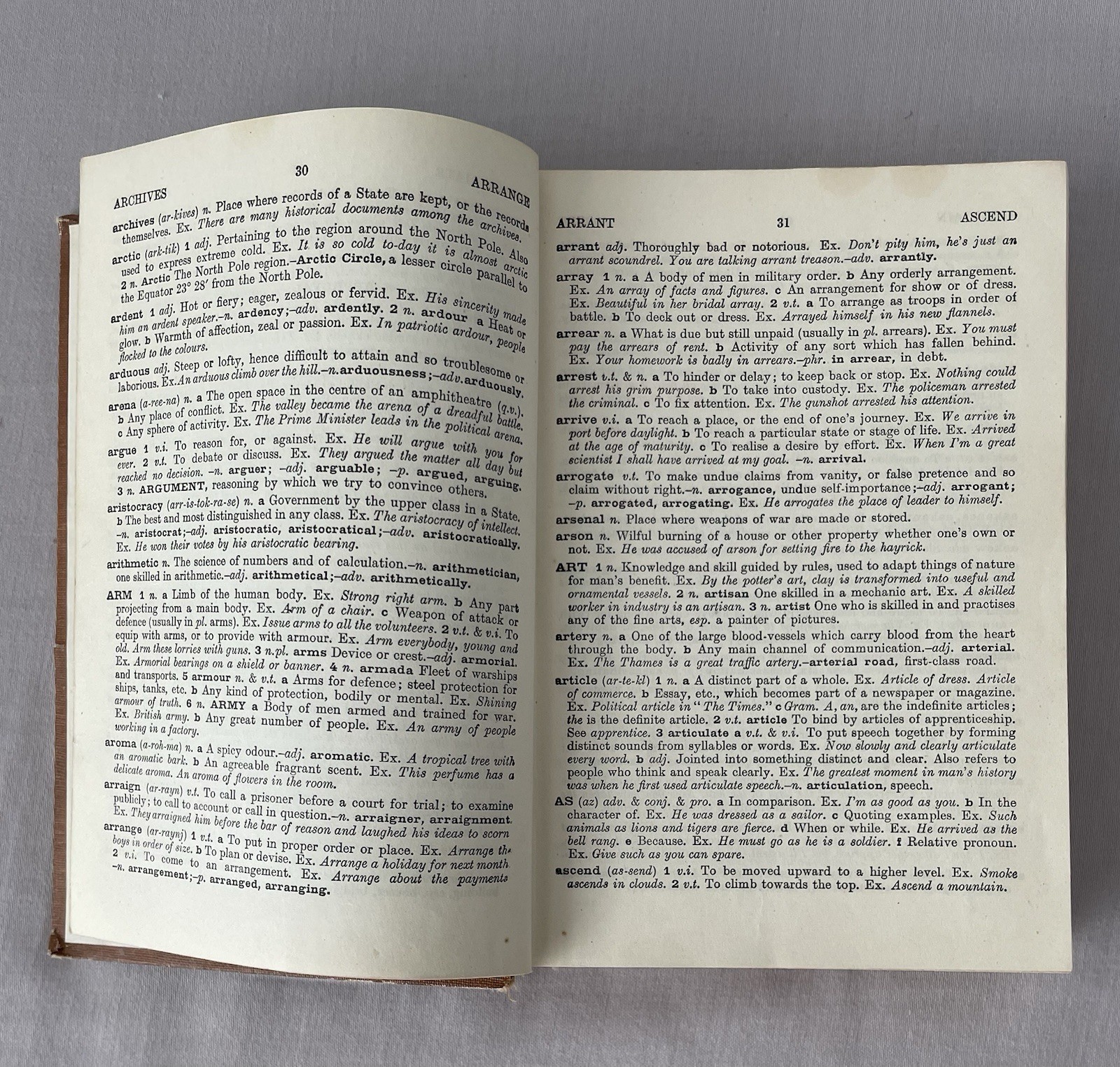 Vintage Nuttalls STUDENTS Dictionary Of The English Language 1947 Cloth Bound
