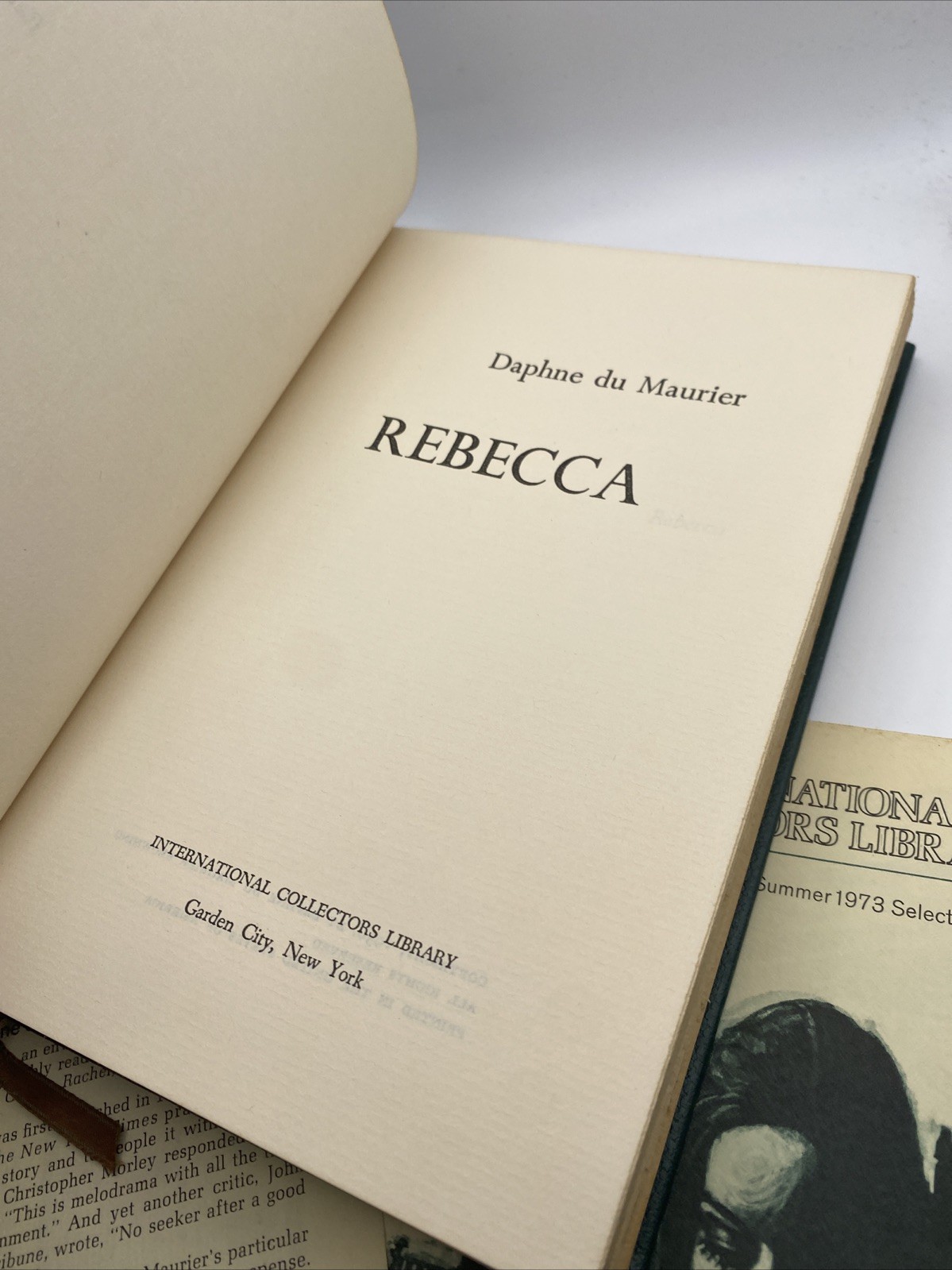Rebecca By Daphne du Maurier International Collectors Library Gold On Green HC