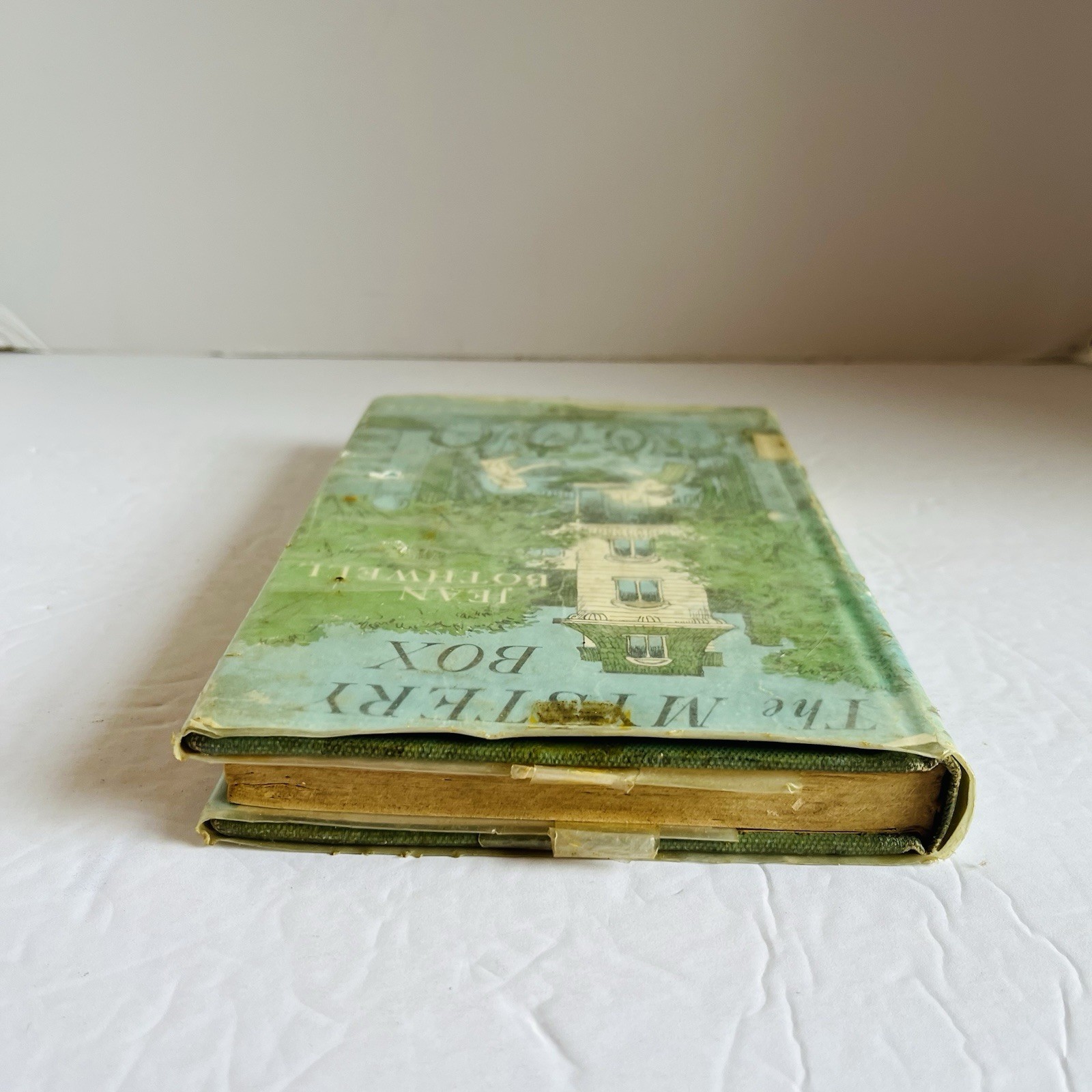 Mystery Box Jean Bothwell 1967 Dial Press Vintage Childrens Hardcover Book DJ