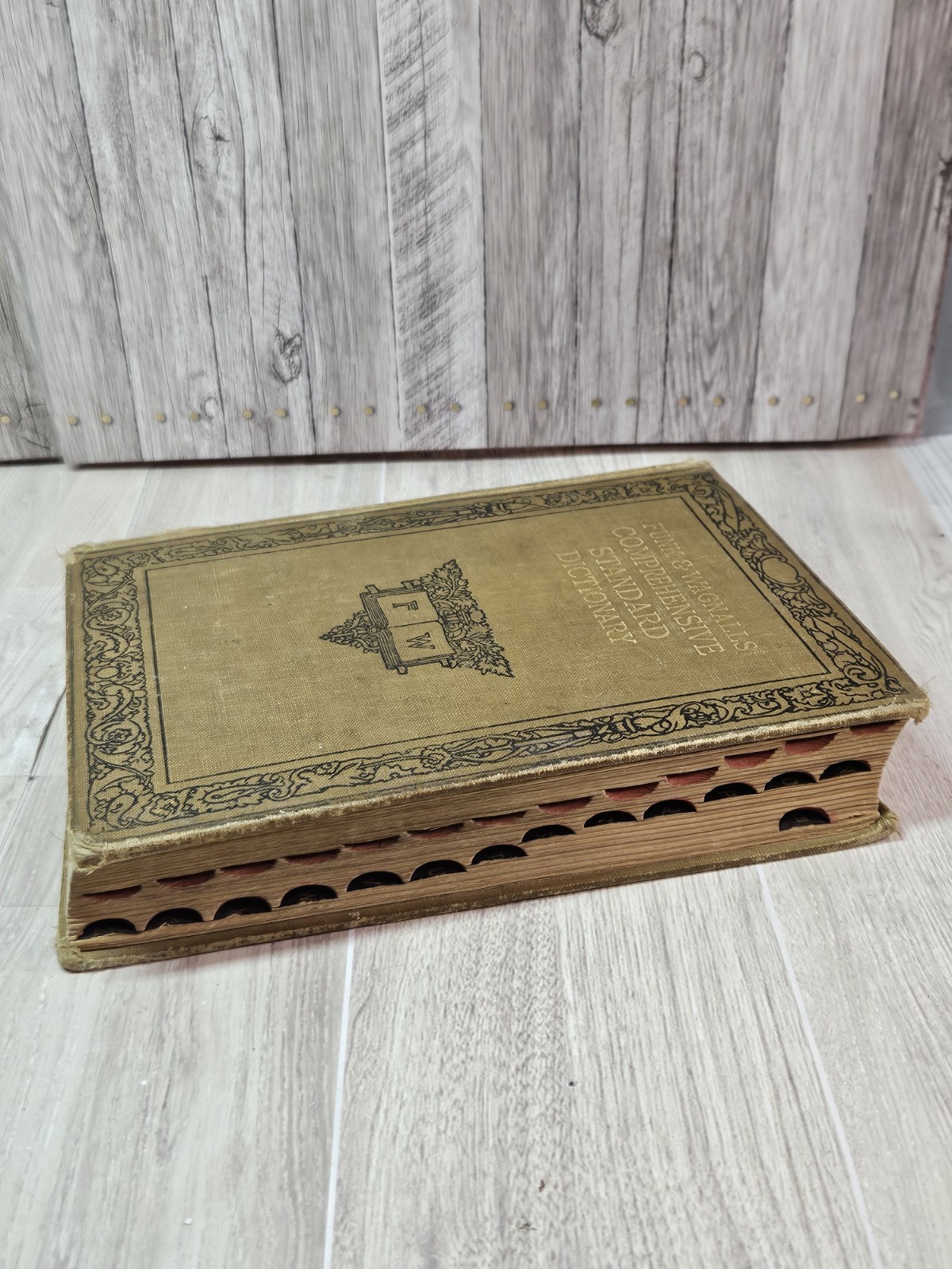 1925 Funk & Wagnalls Comprehensive Standard Dictionary Thumb Indexed Illustrated