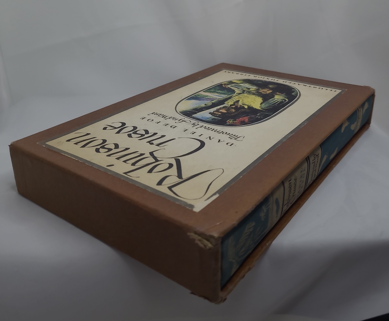 Robinson Crusoe Daniel Defoe Hardcover in Slip Case 1946
