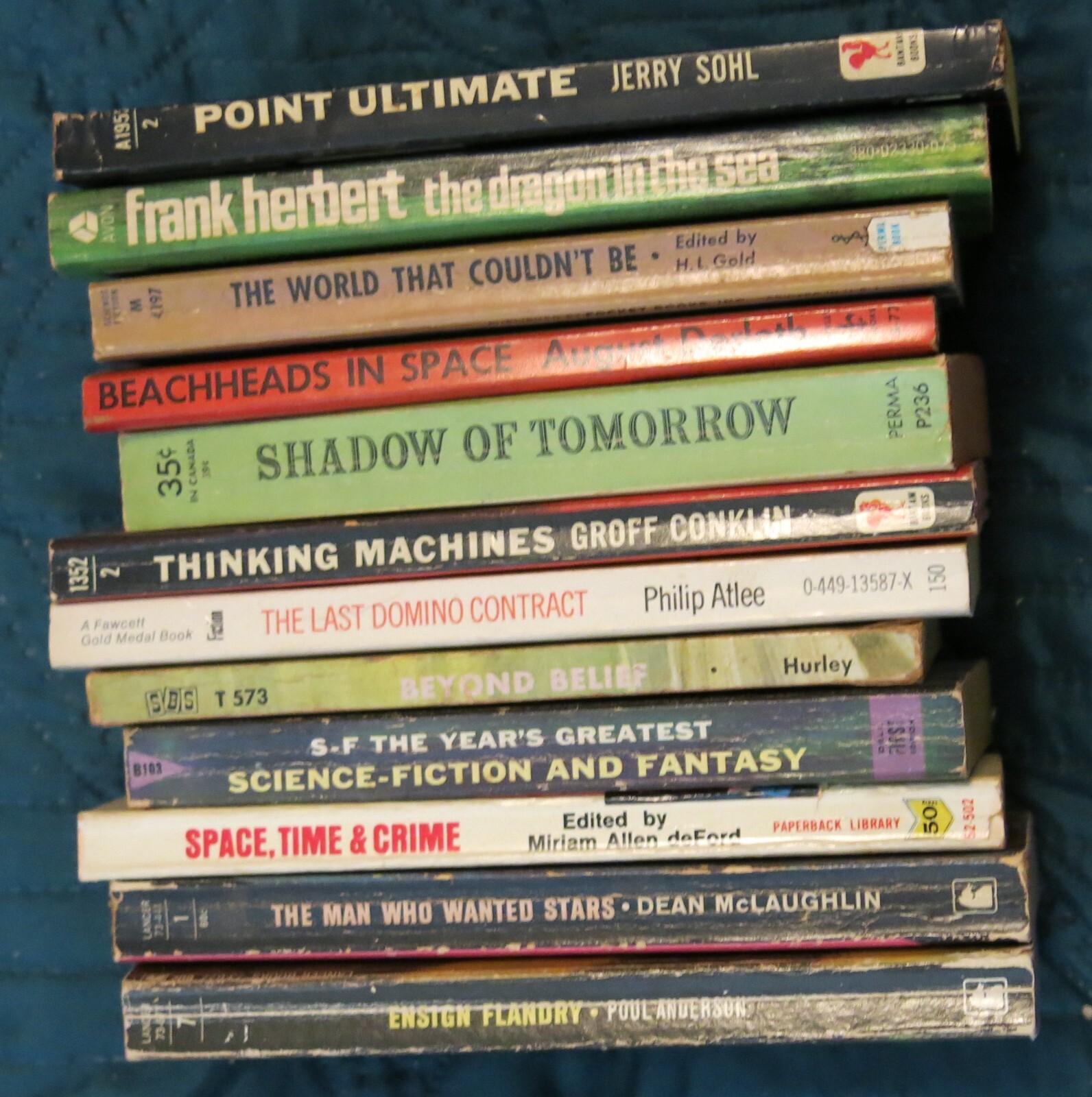 Science – Fiction Paperbacks – 24 Vintage (Various)