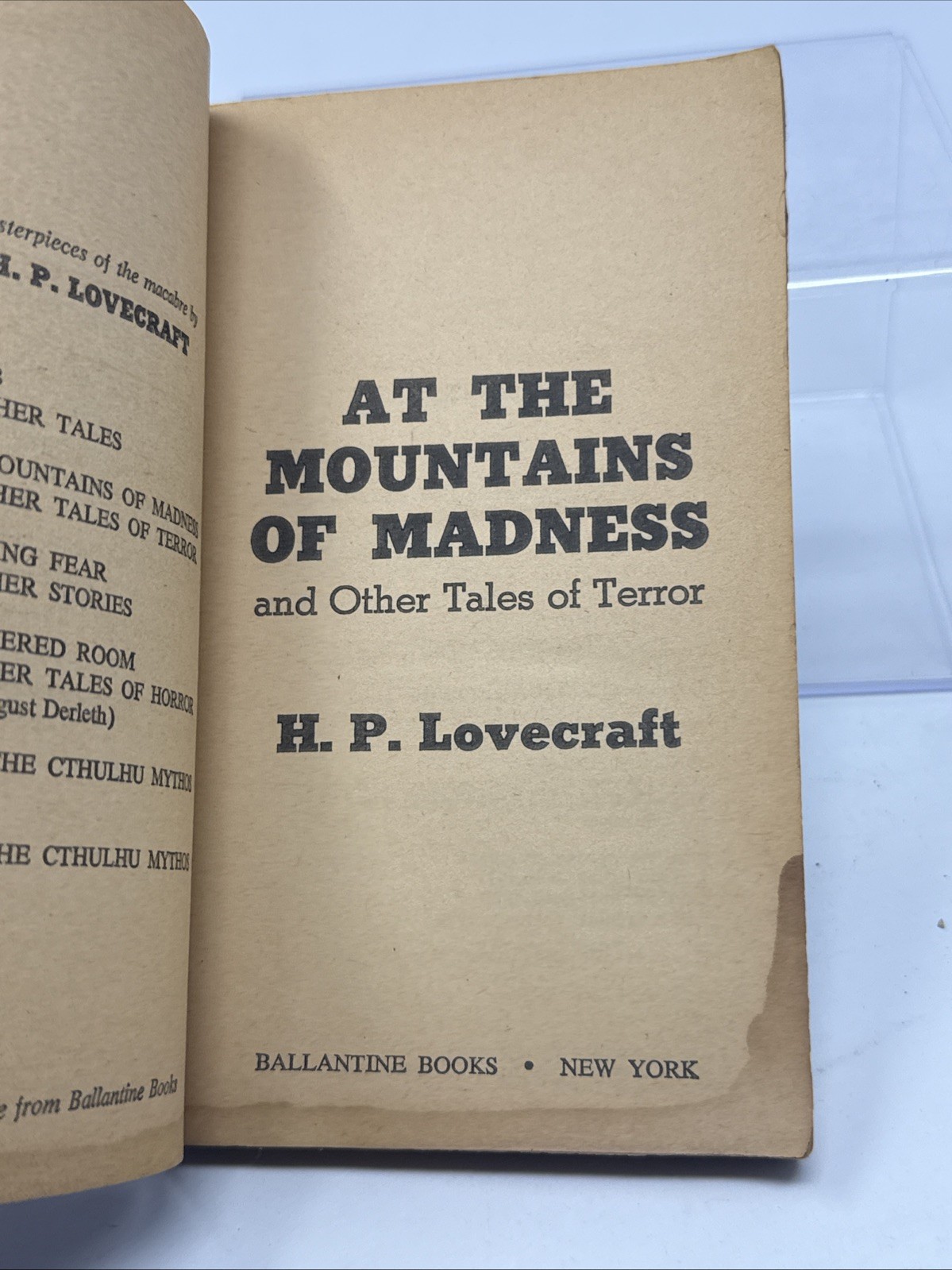 At the Mountains of Madness and Other Tales of Terror H.P. Lovecraft 1974 PB