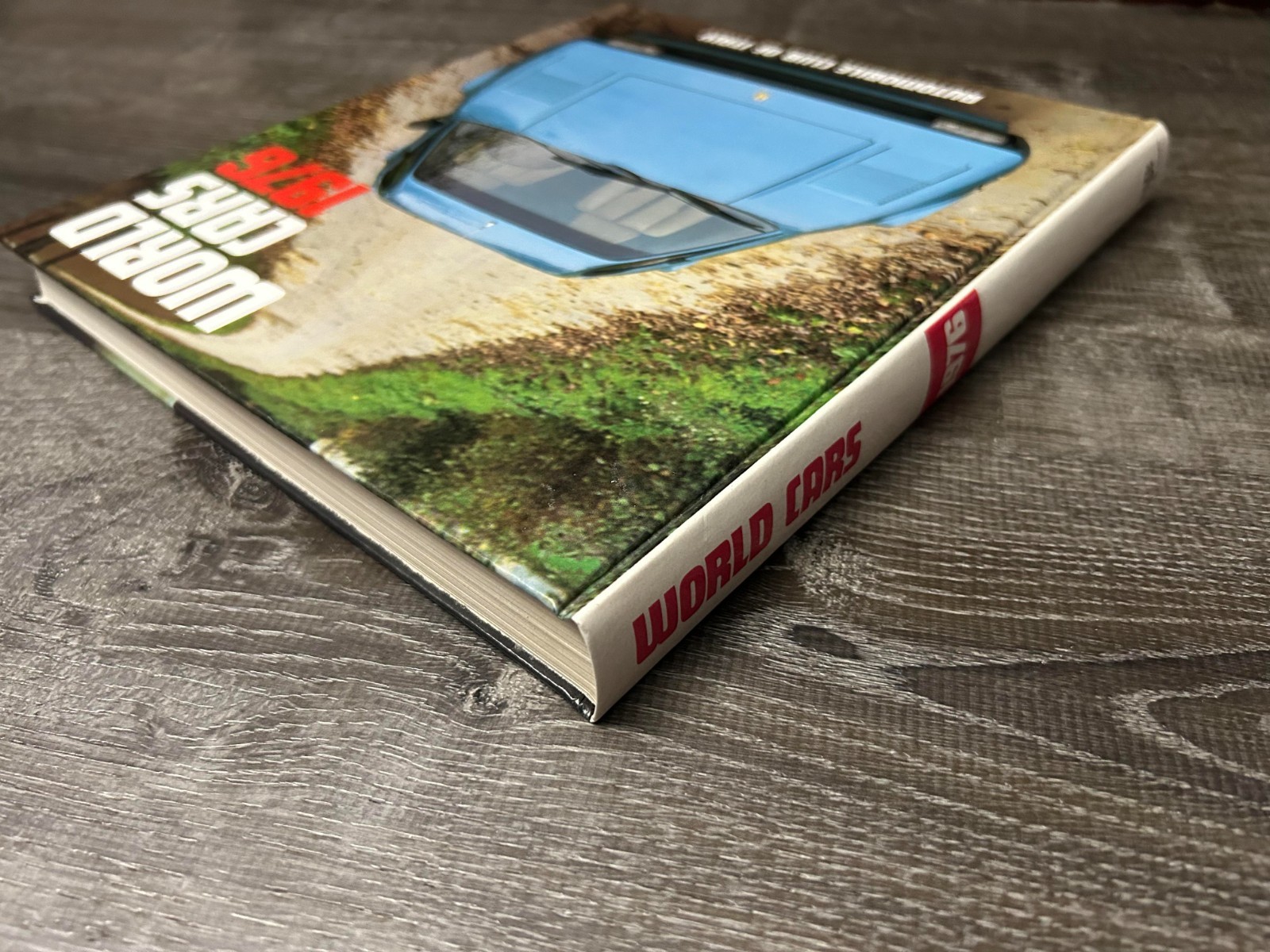 World Cars 1976 Vintage Book The Automobile Club of Italy Herald Books New York