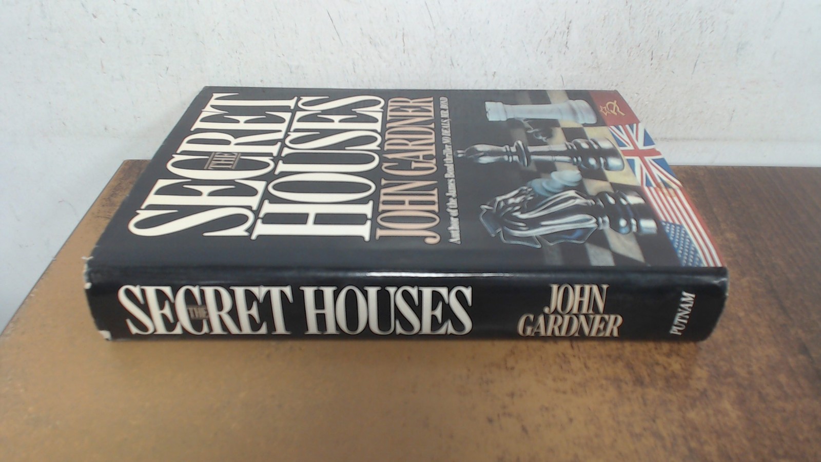 The Secret Houses, Gardner, John E., Putnam Pub Group, 1987, Hard
