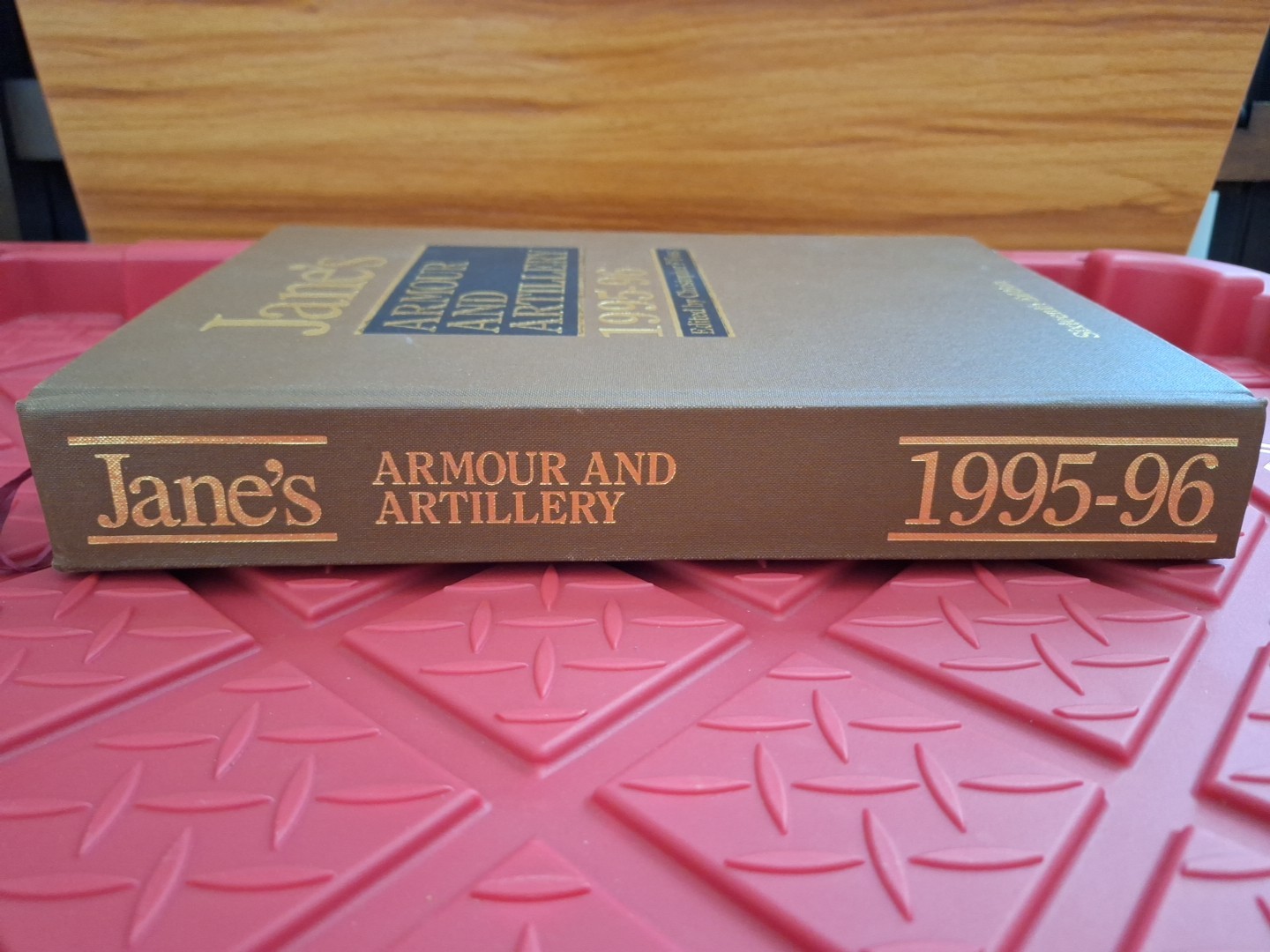 Jane’s Armour & Artillery 1995-96 Hardcover Military Book EUC