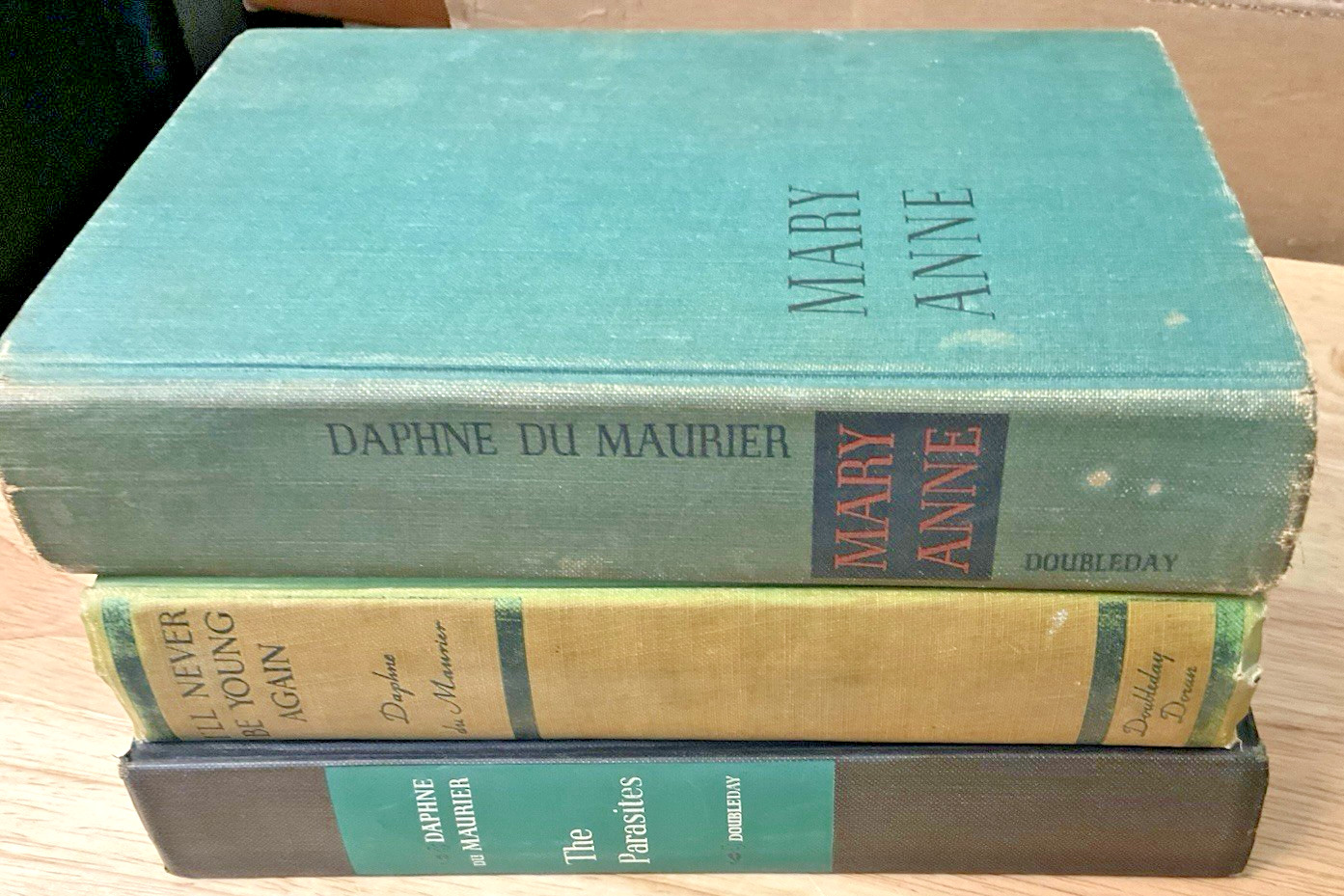 Lot-3 HB Daphne Du Maurier: Mary Anne, The Parasites, I’ll Never Be Young Again