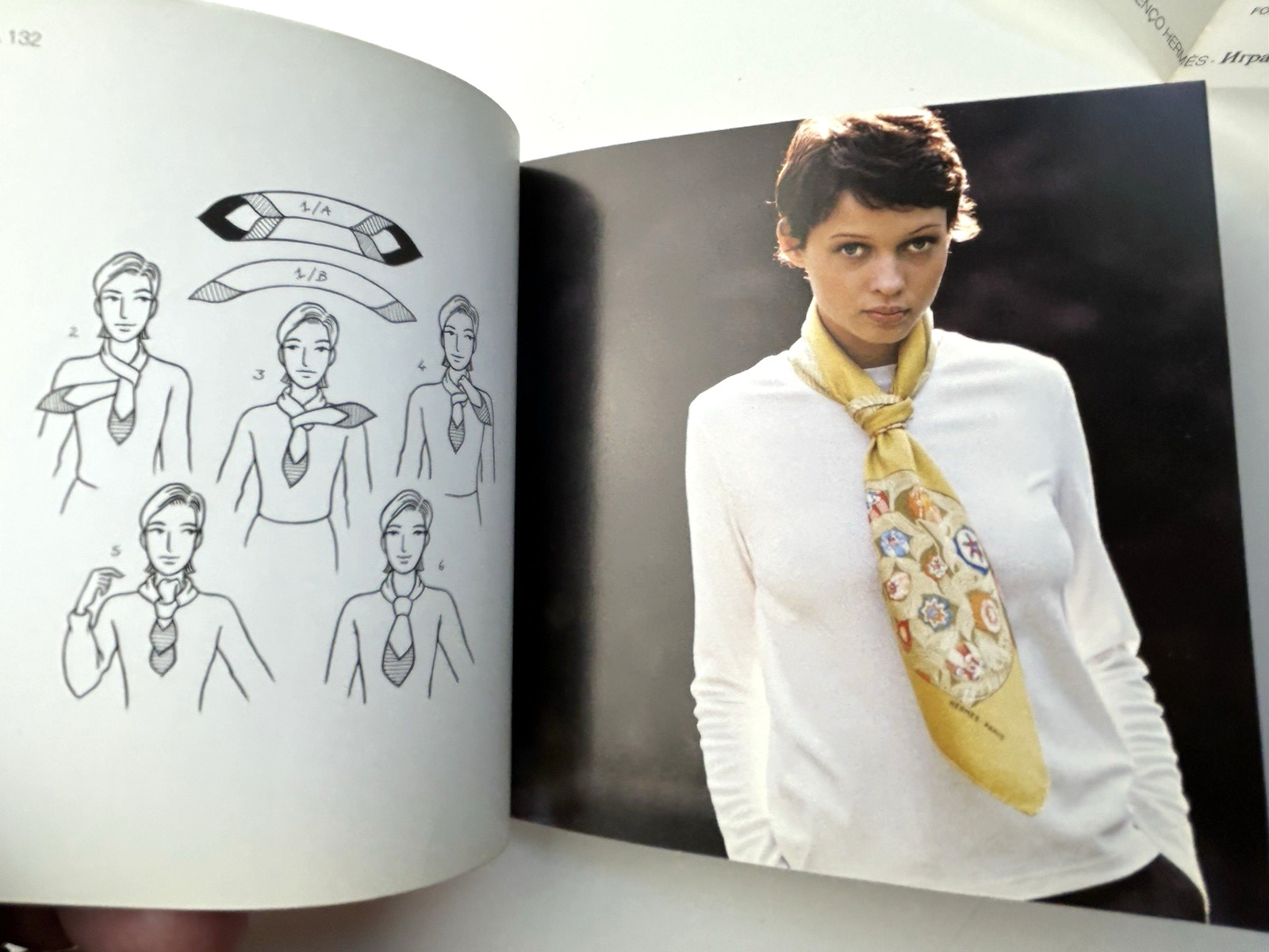 HERMES PARIS CARRE Book MINT Condition How To Tie Scarf Authentic PB New York