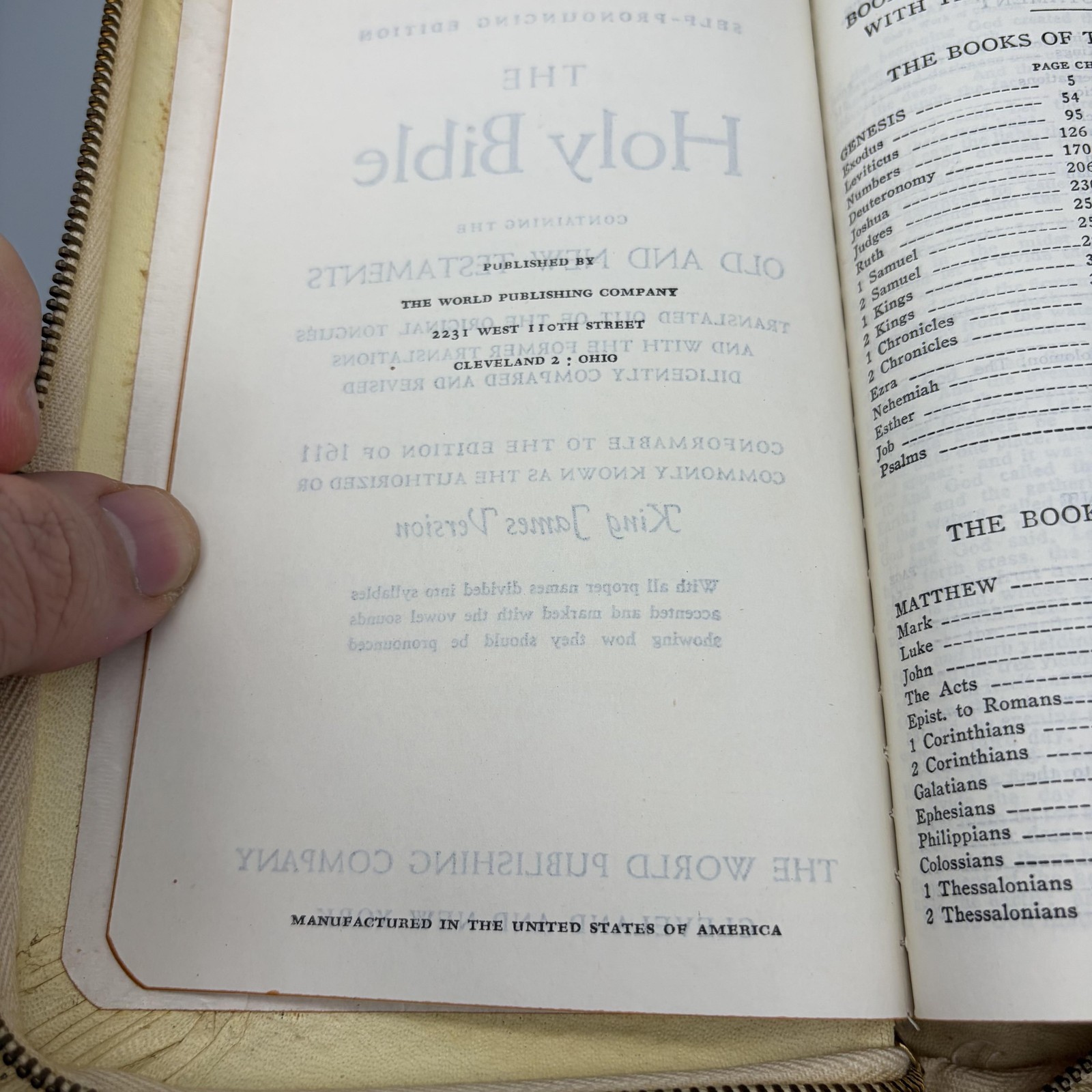 Vintage 1950s Holy Bible Illustrated KJV White Zip Cross HC Faux Leather